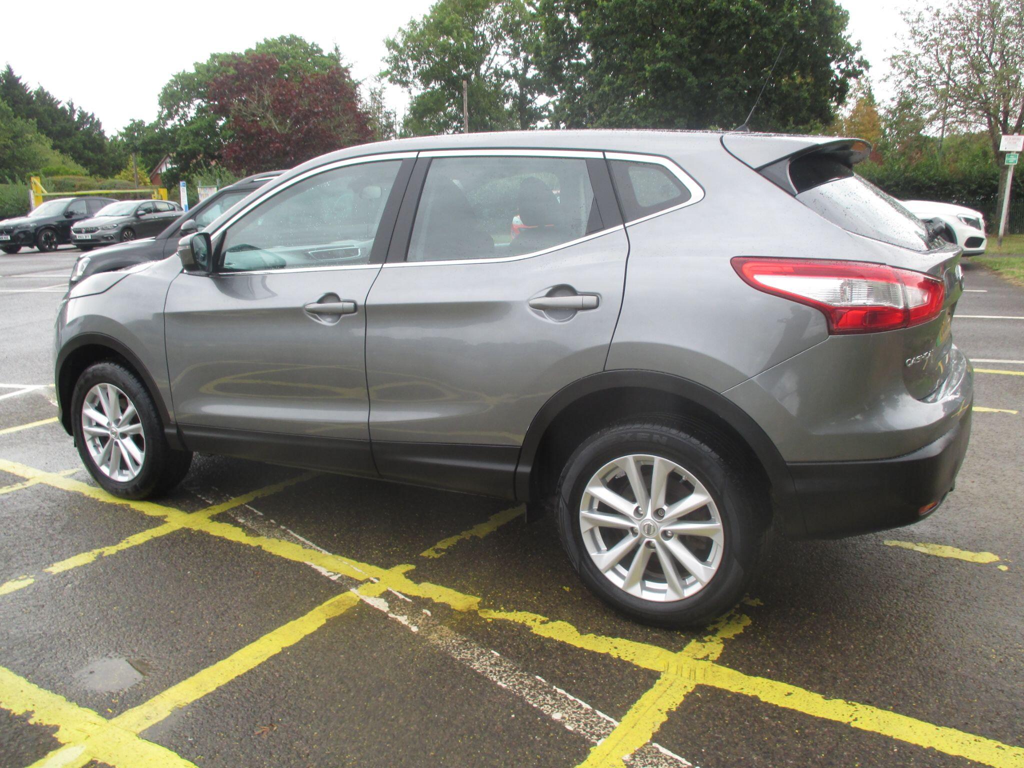 Nissan Qashqai view 16