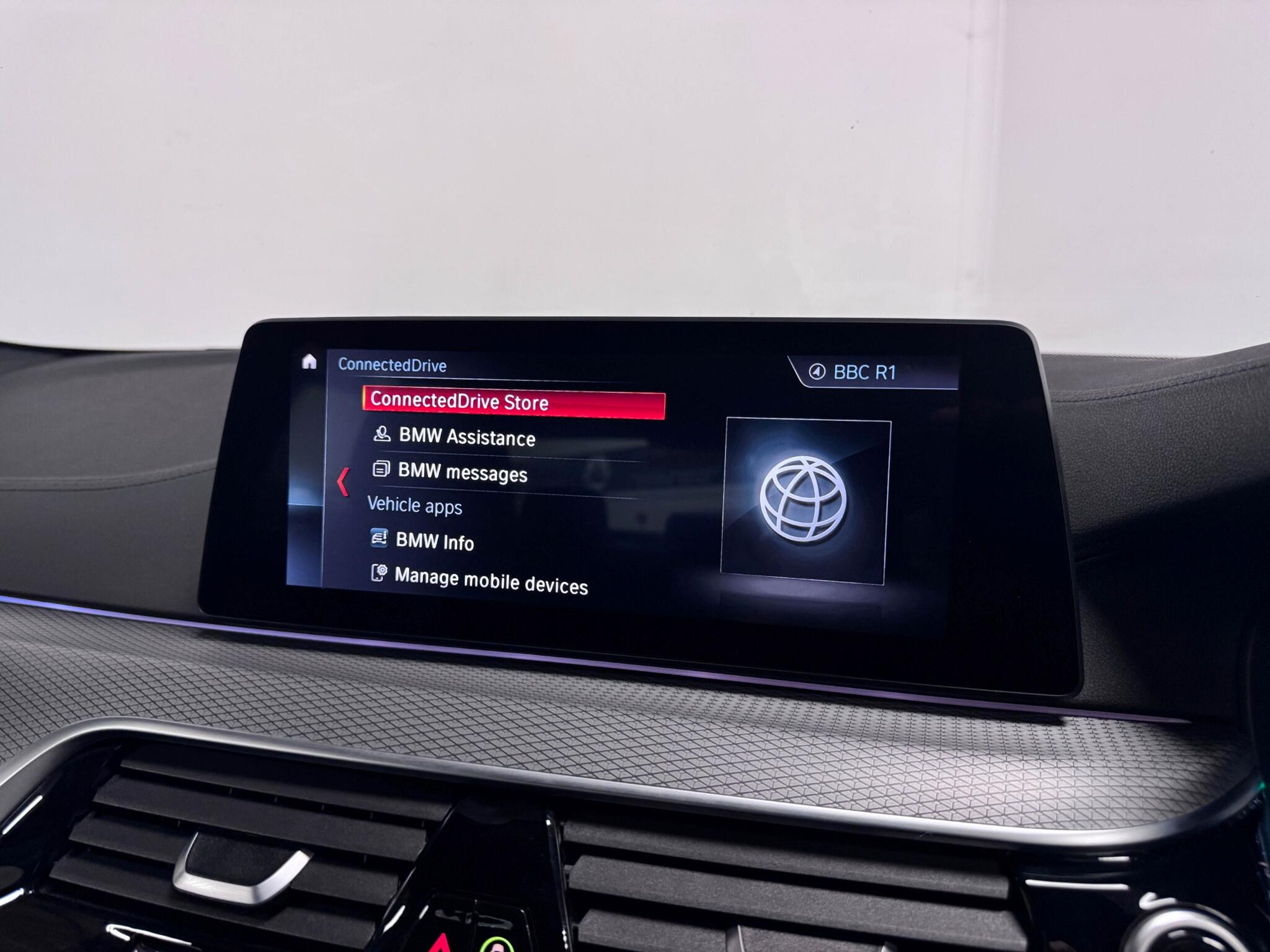 BMW 5 Series view 43
