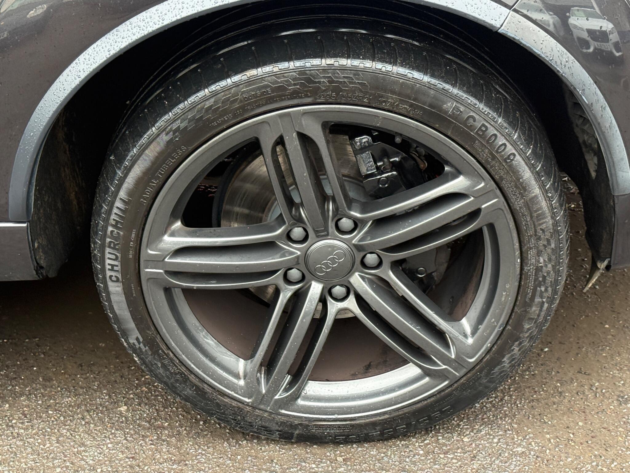 Audi Q7 - Image 27