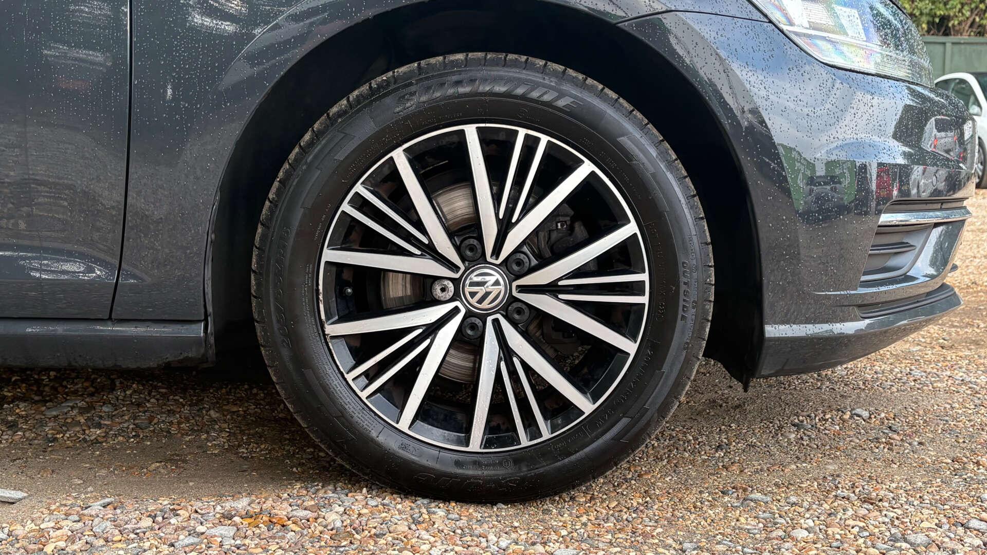 Volkswagen Golf view 39