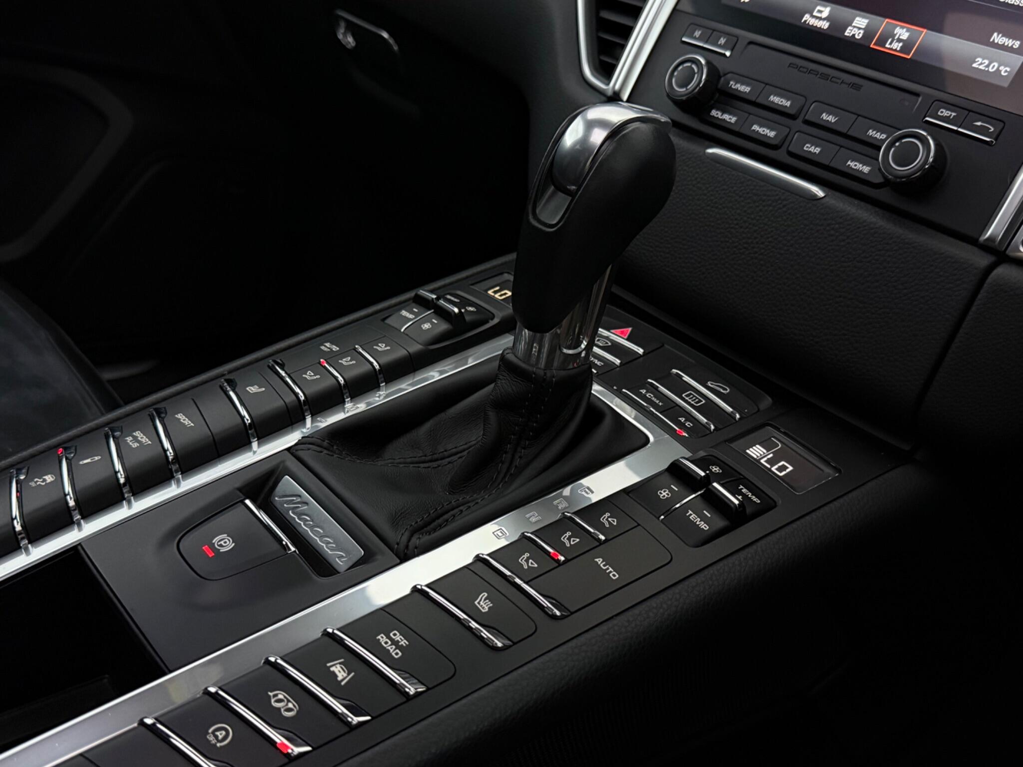 Porsche Macan view 32
