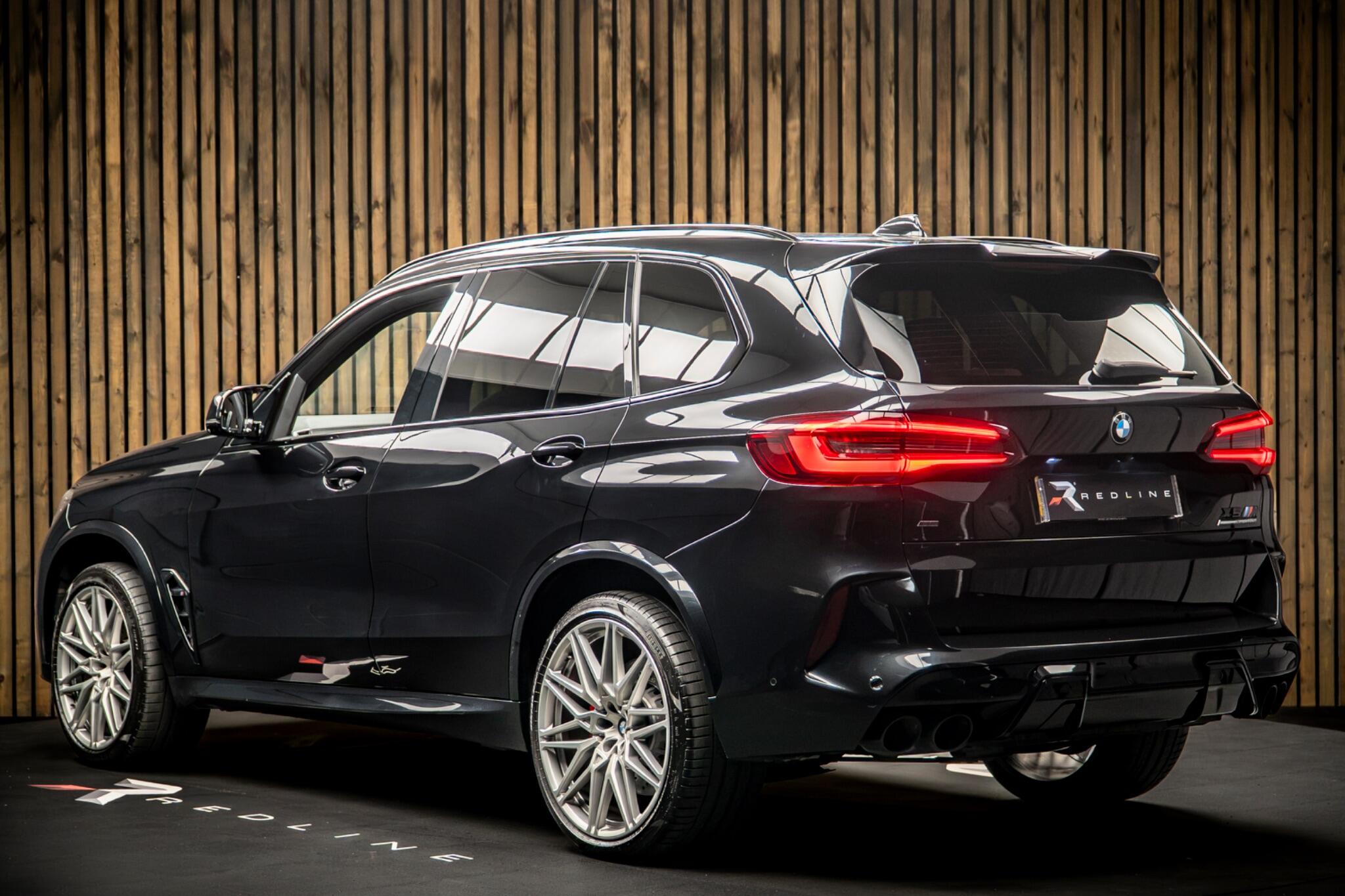 BMW X5 M view 3
