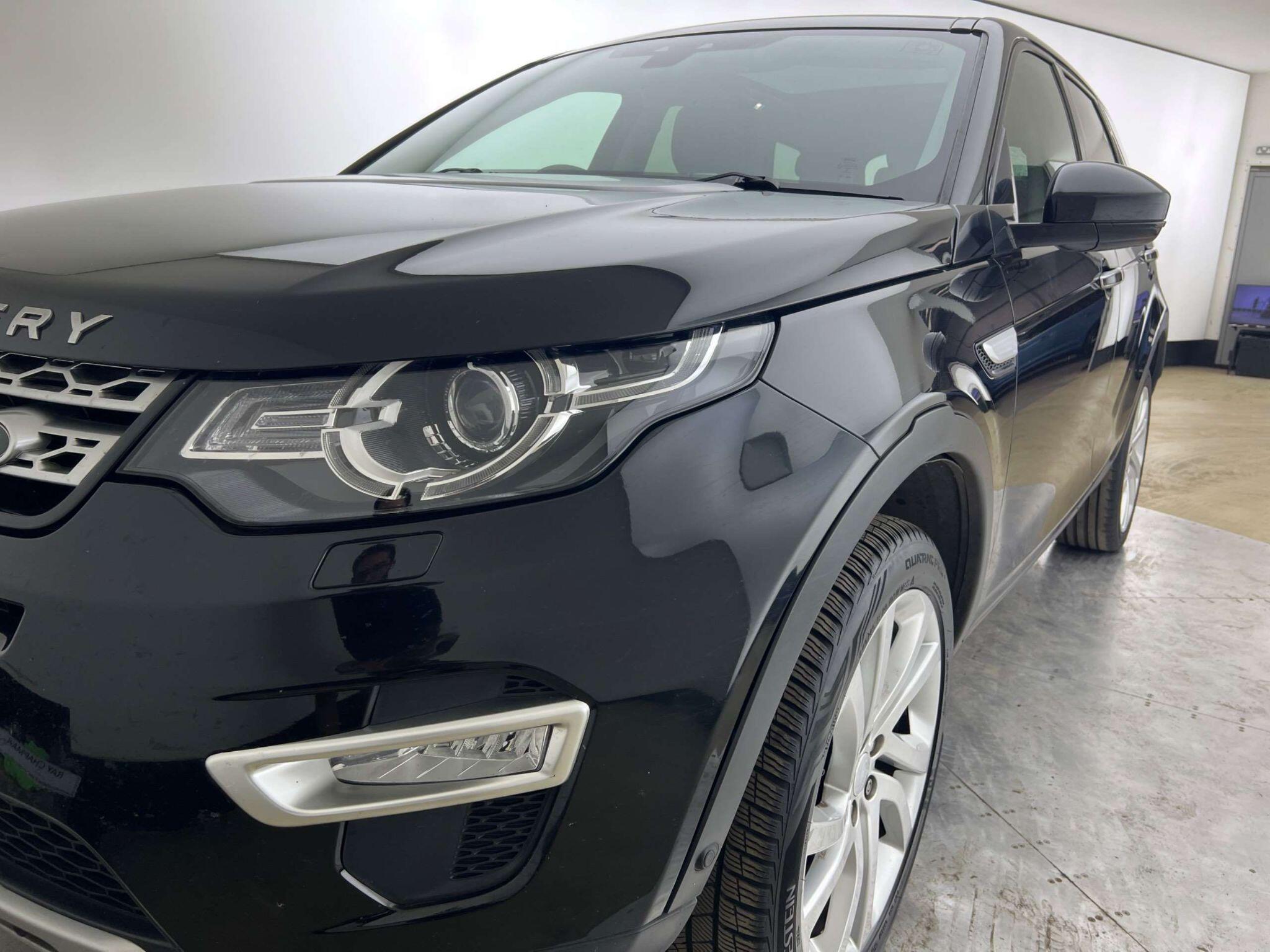 Land Rover Discovery Sport view 9