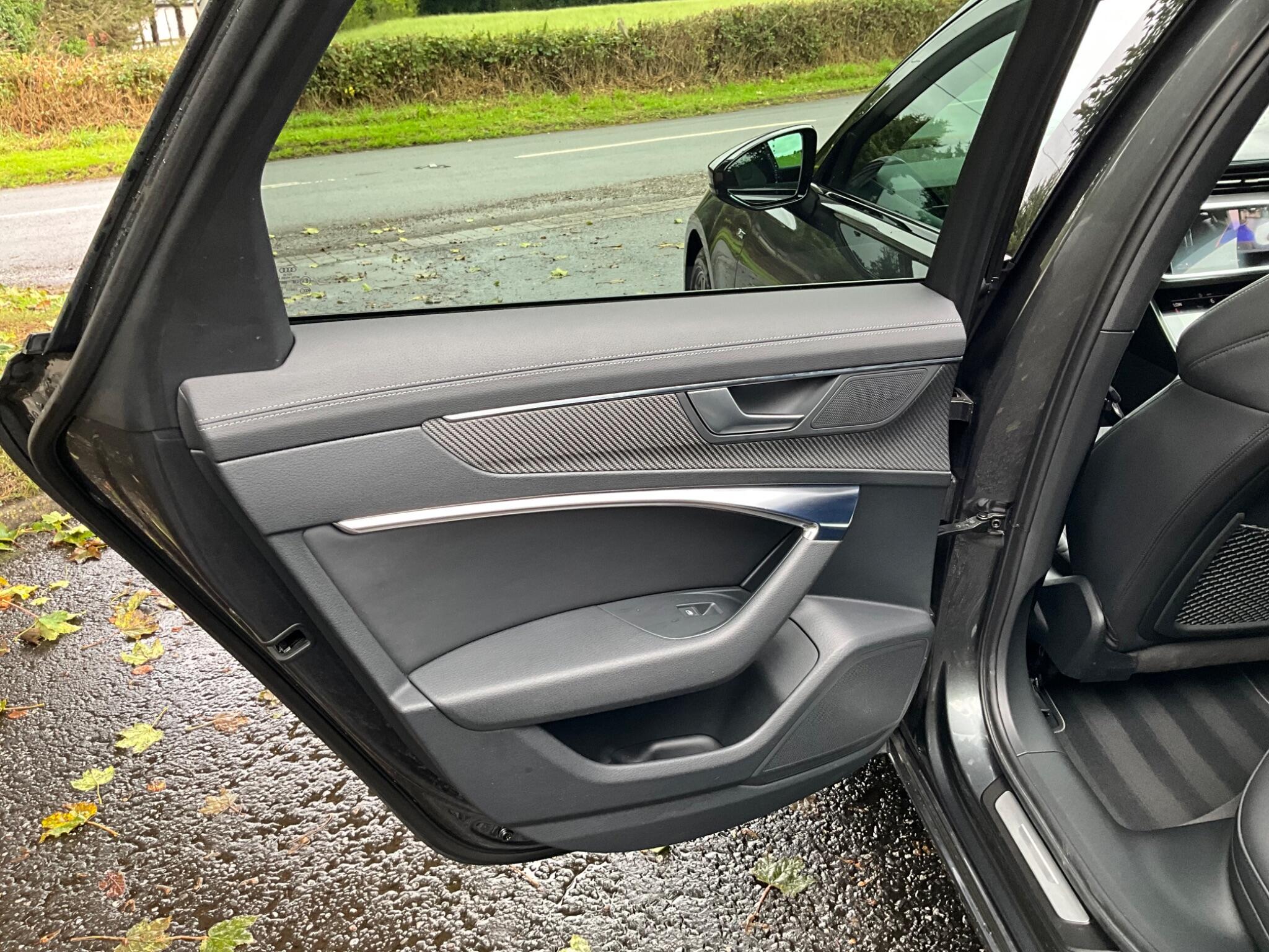 Audi A6 Avant view 20