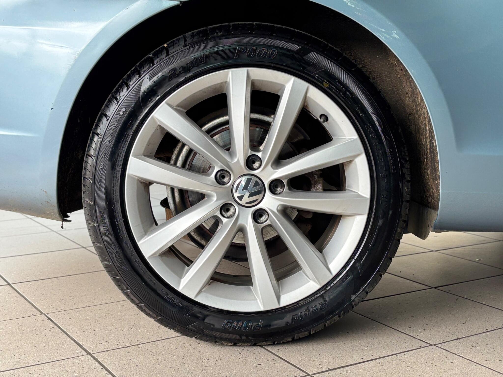 Volkswagen Eos view 18