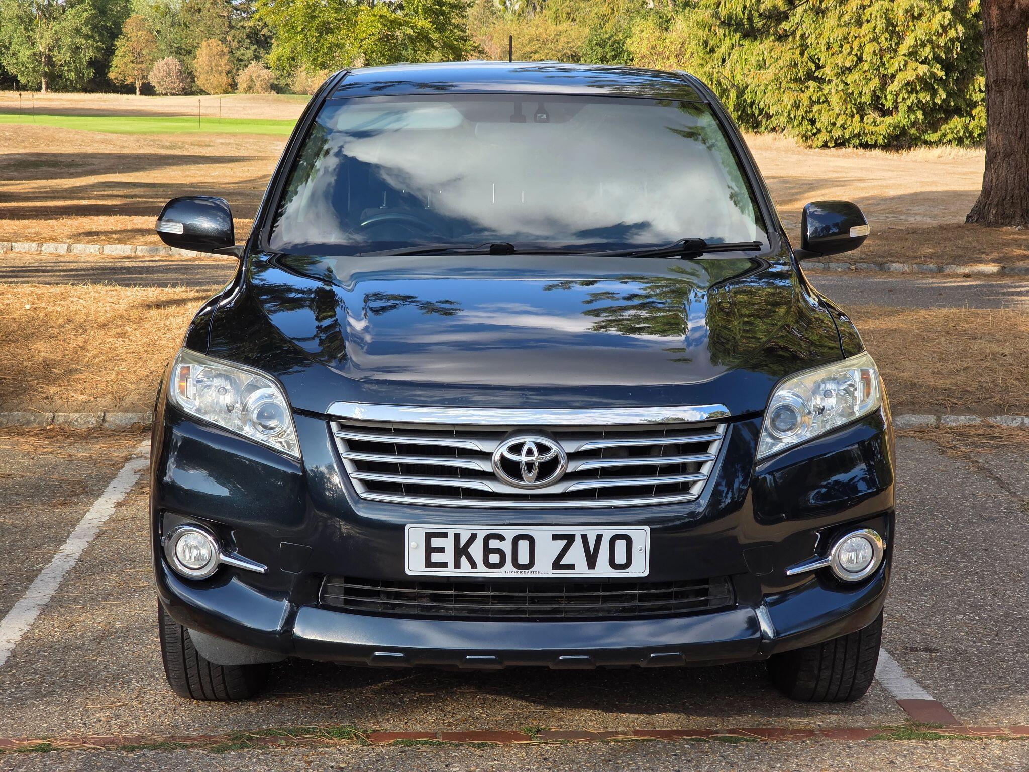 Toyota RAV4 view 3
