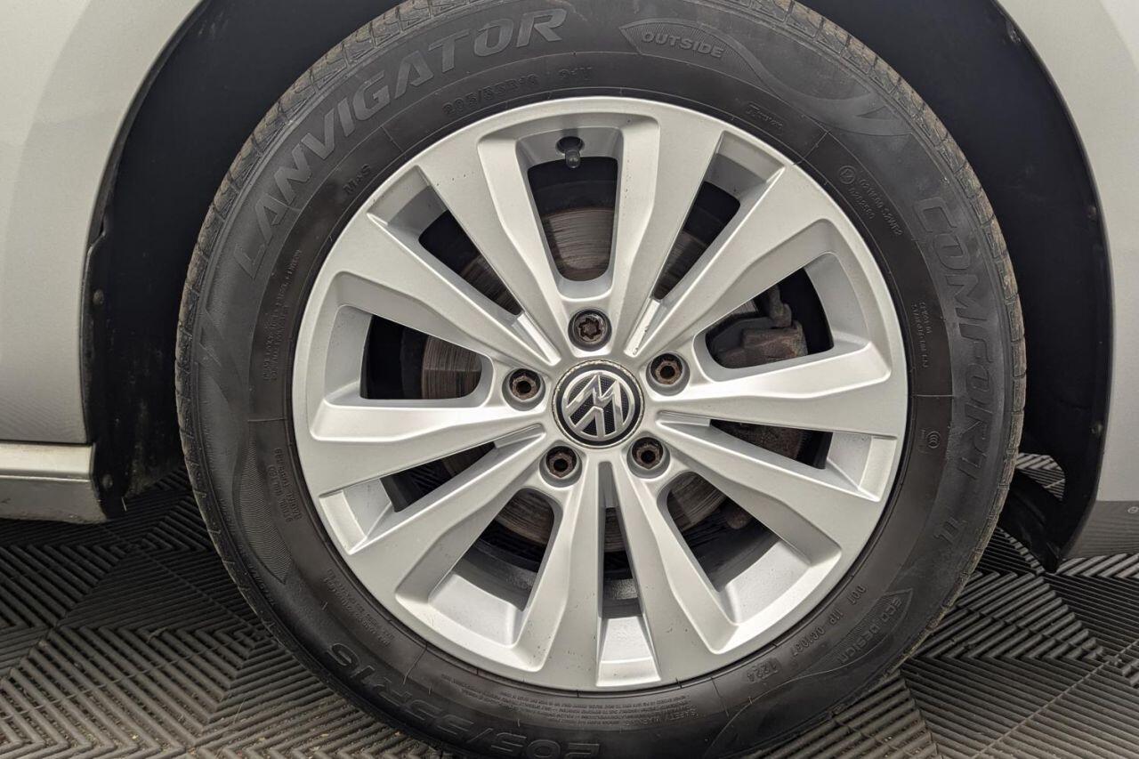 Volkswagen Golf view 49