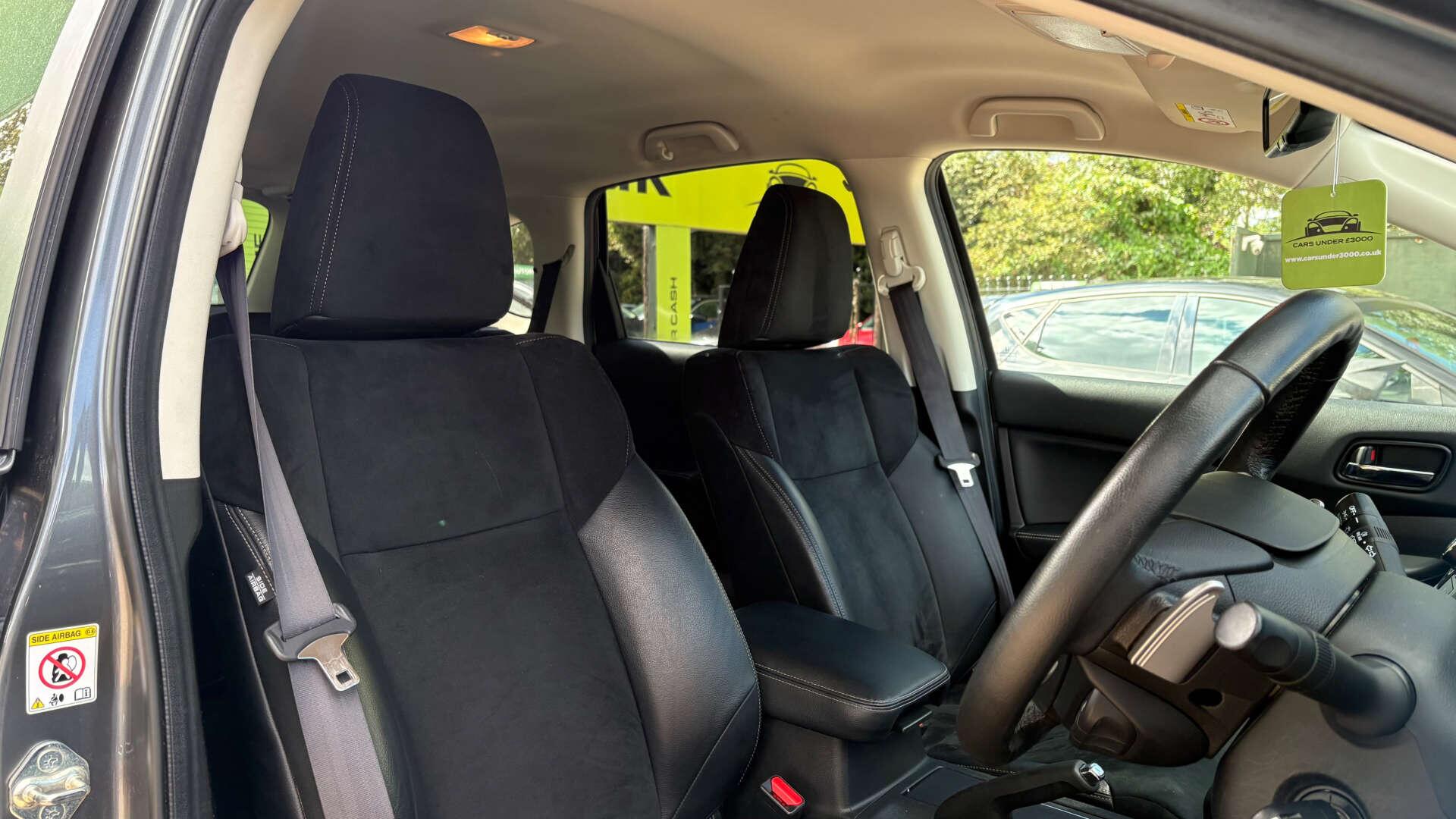 Honda CR-V view 8