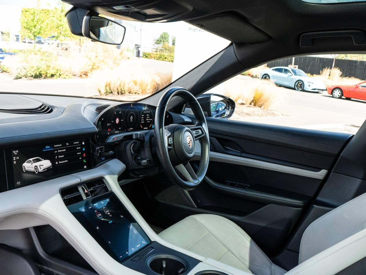 Porsche Taycan view 34