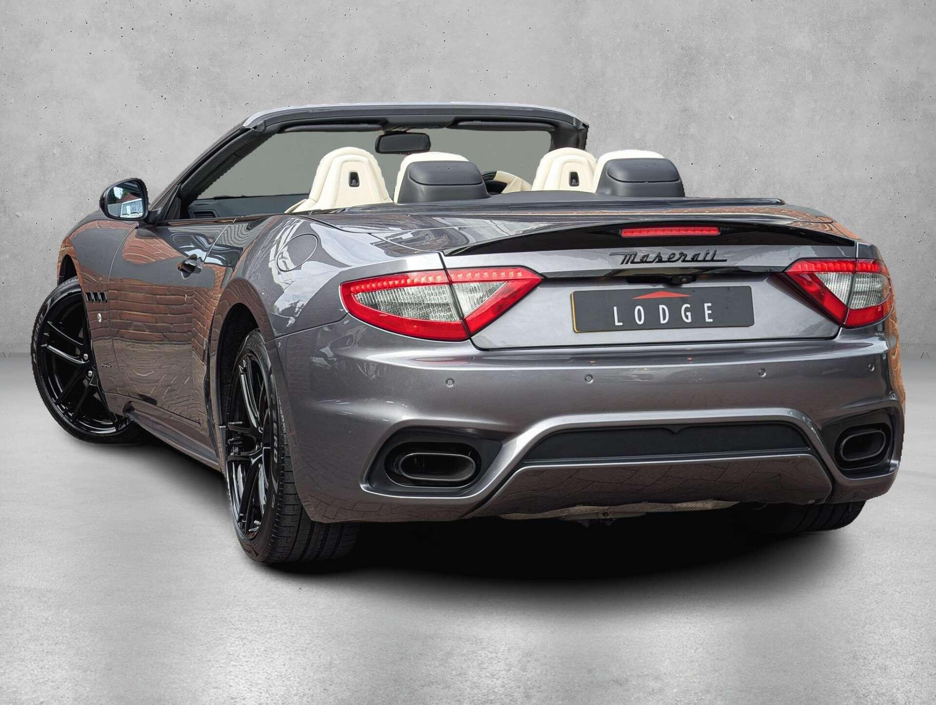 Maserati Grancabrio view 5