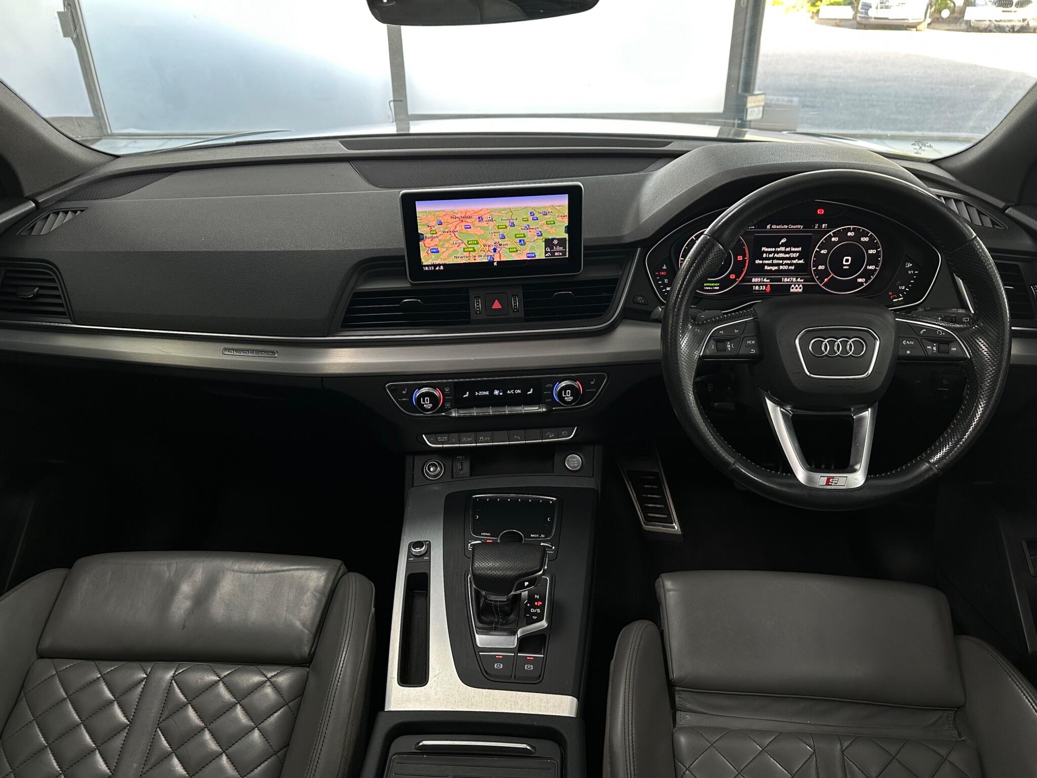 Audi Q5 view 17