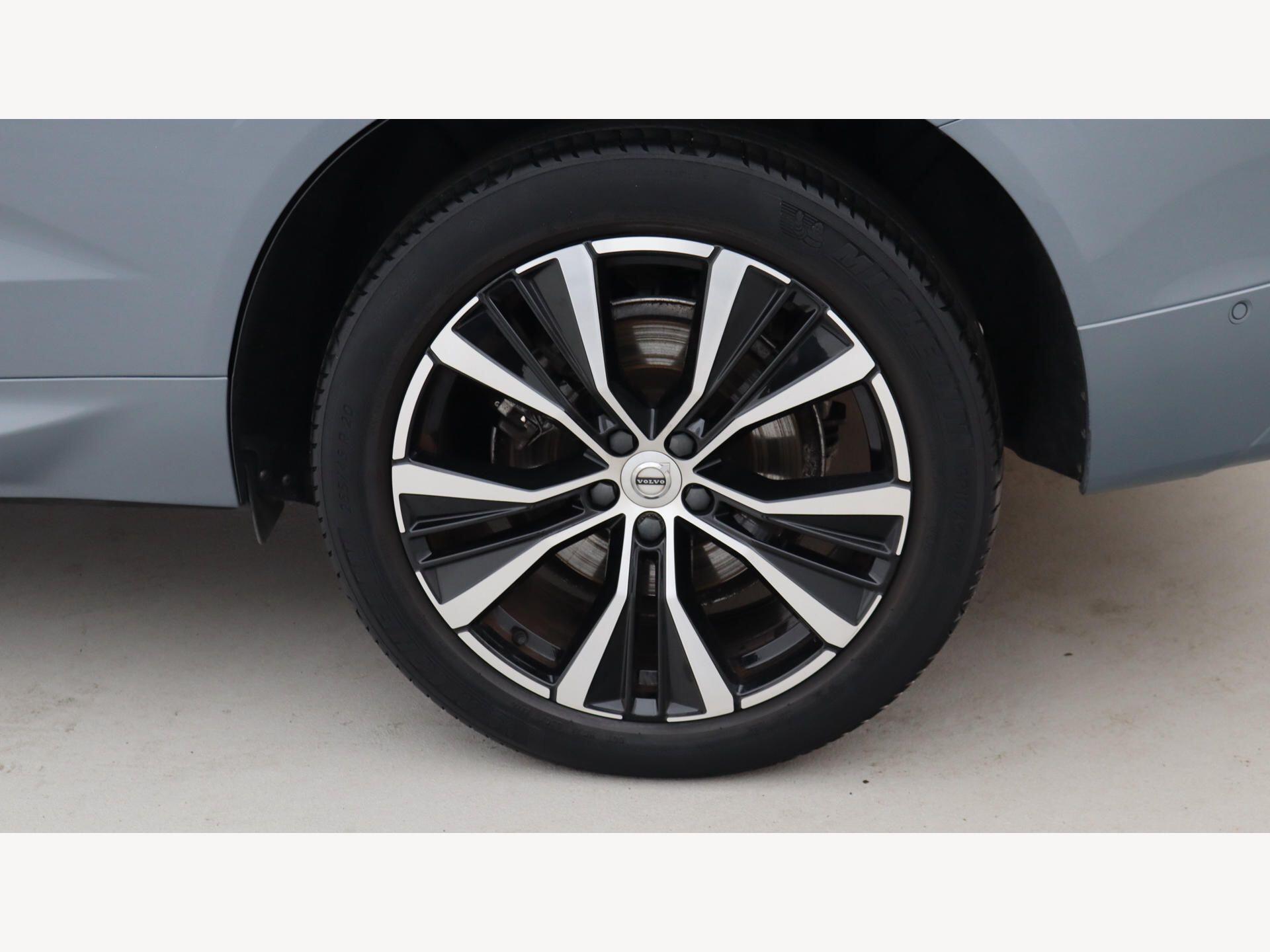 Volvo XC60 view 12