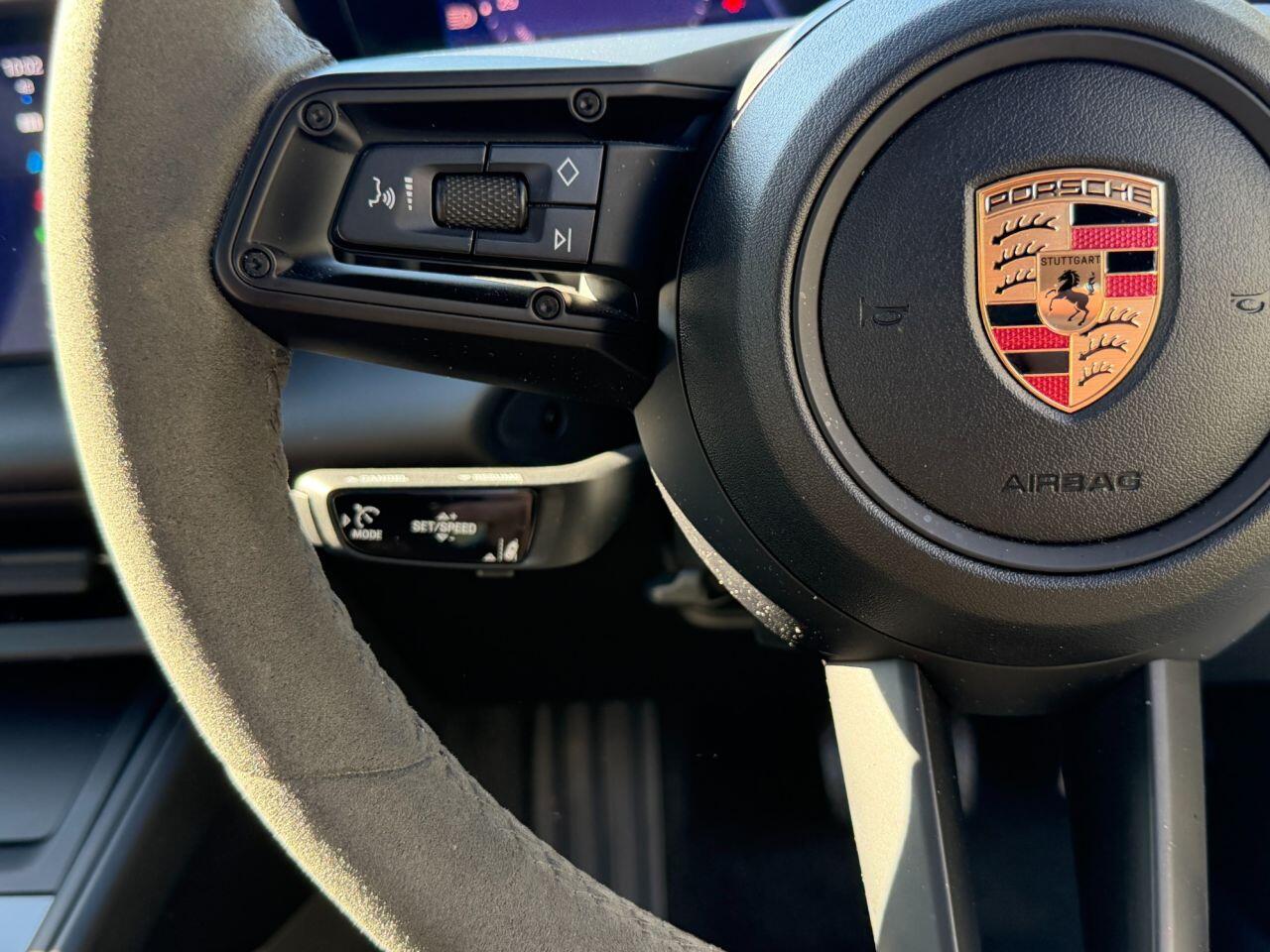Porsche Macan view 40