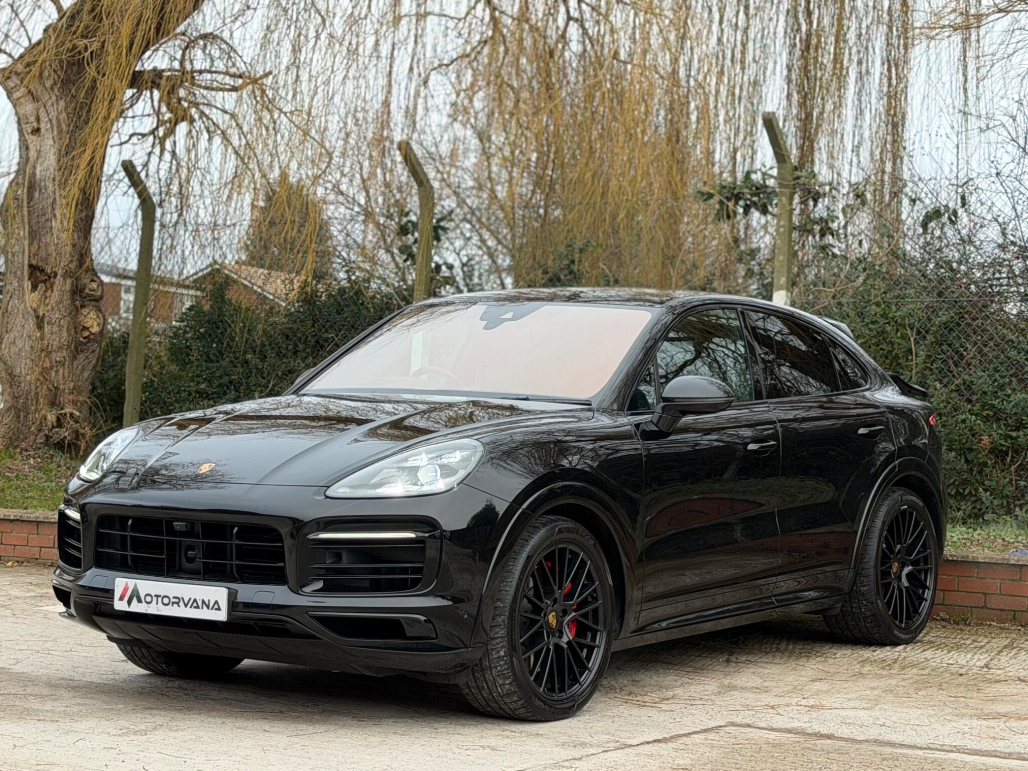 Porsche Cayenne view 3