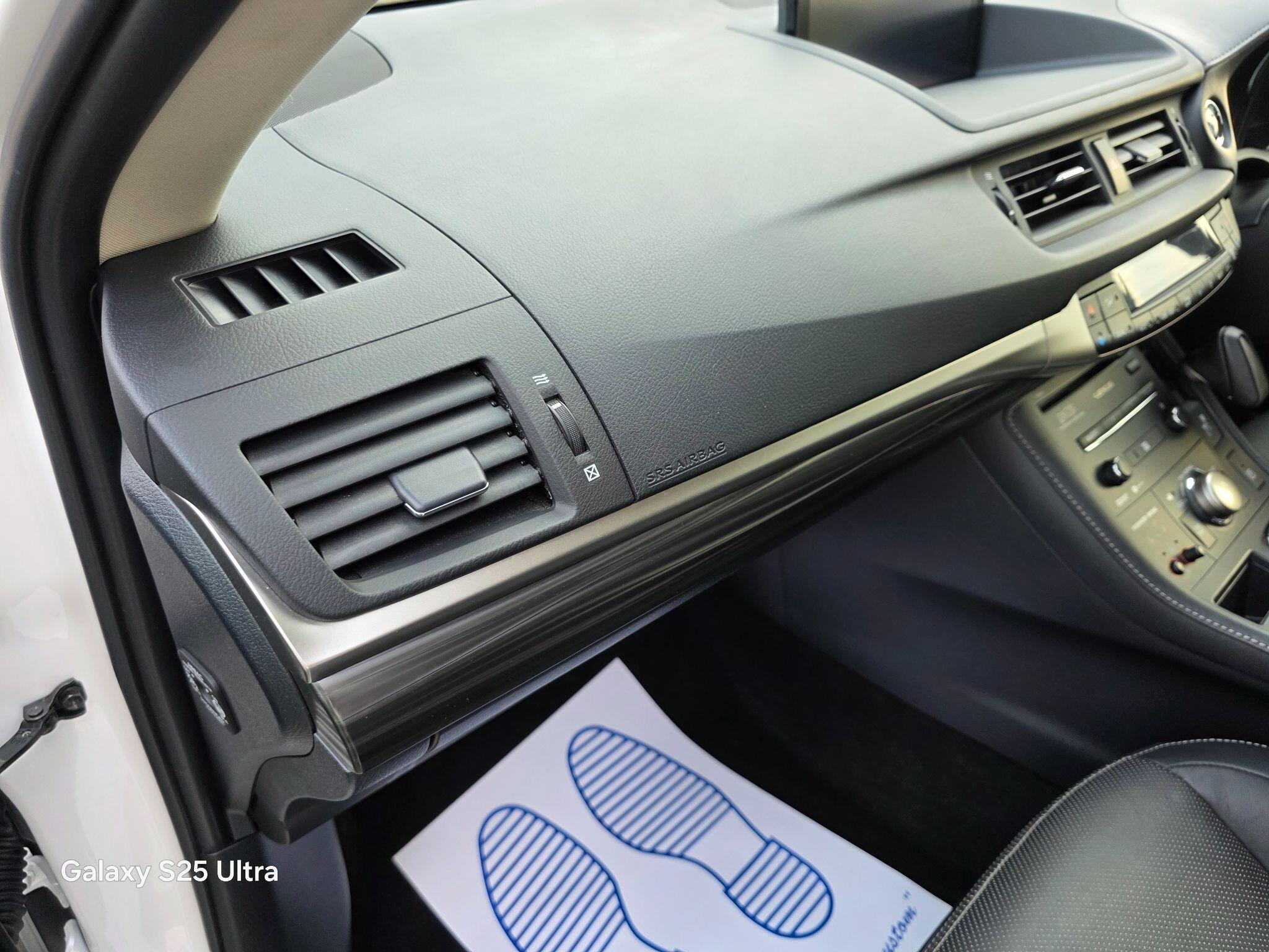 Lexus CT view 28