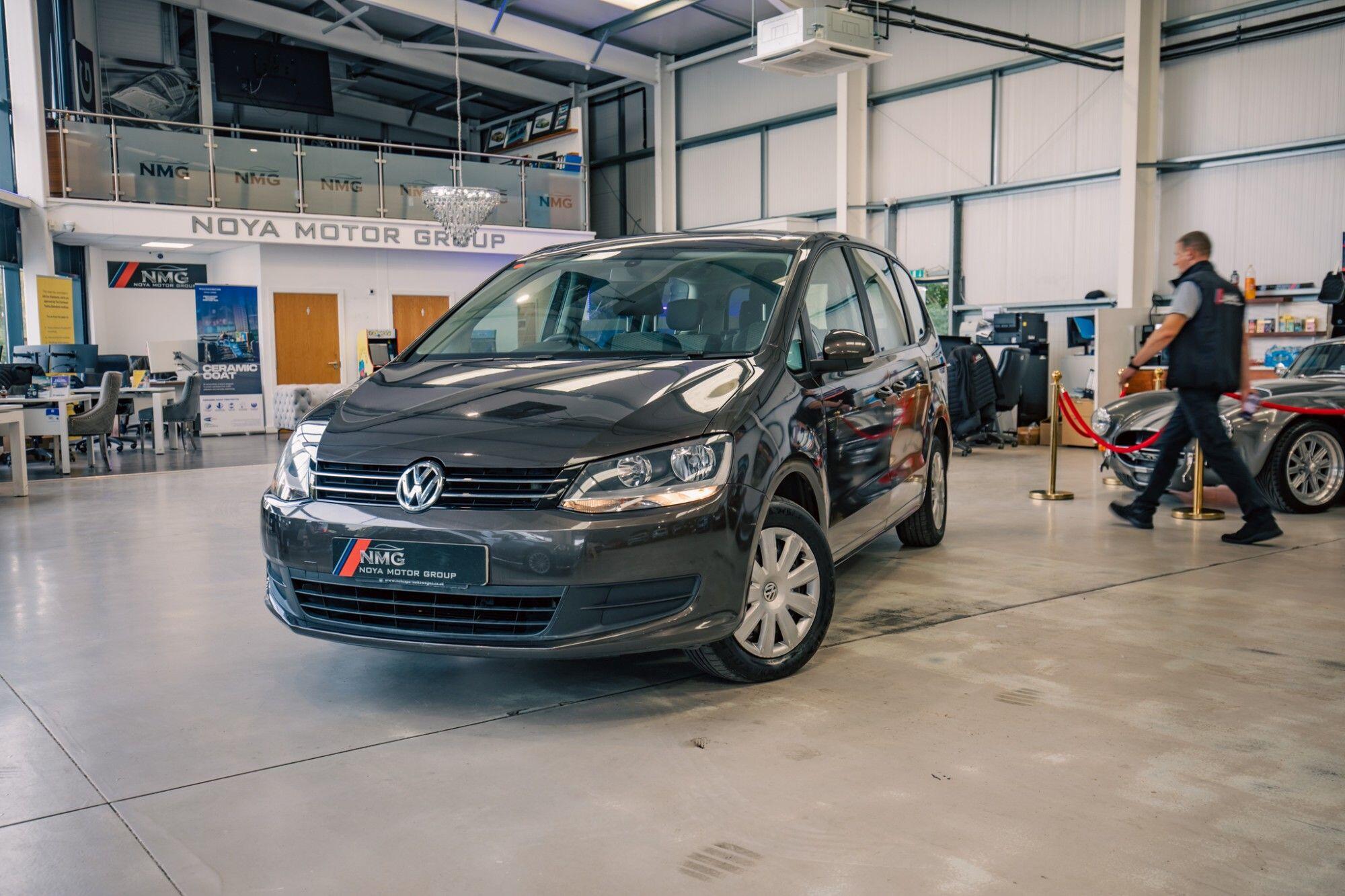 Volkswagen Sharan view 4