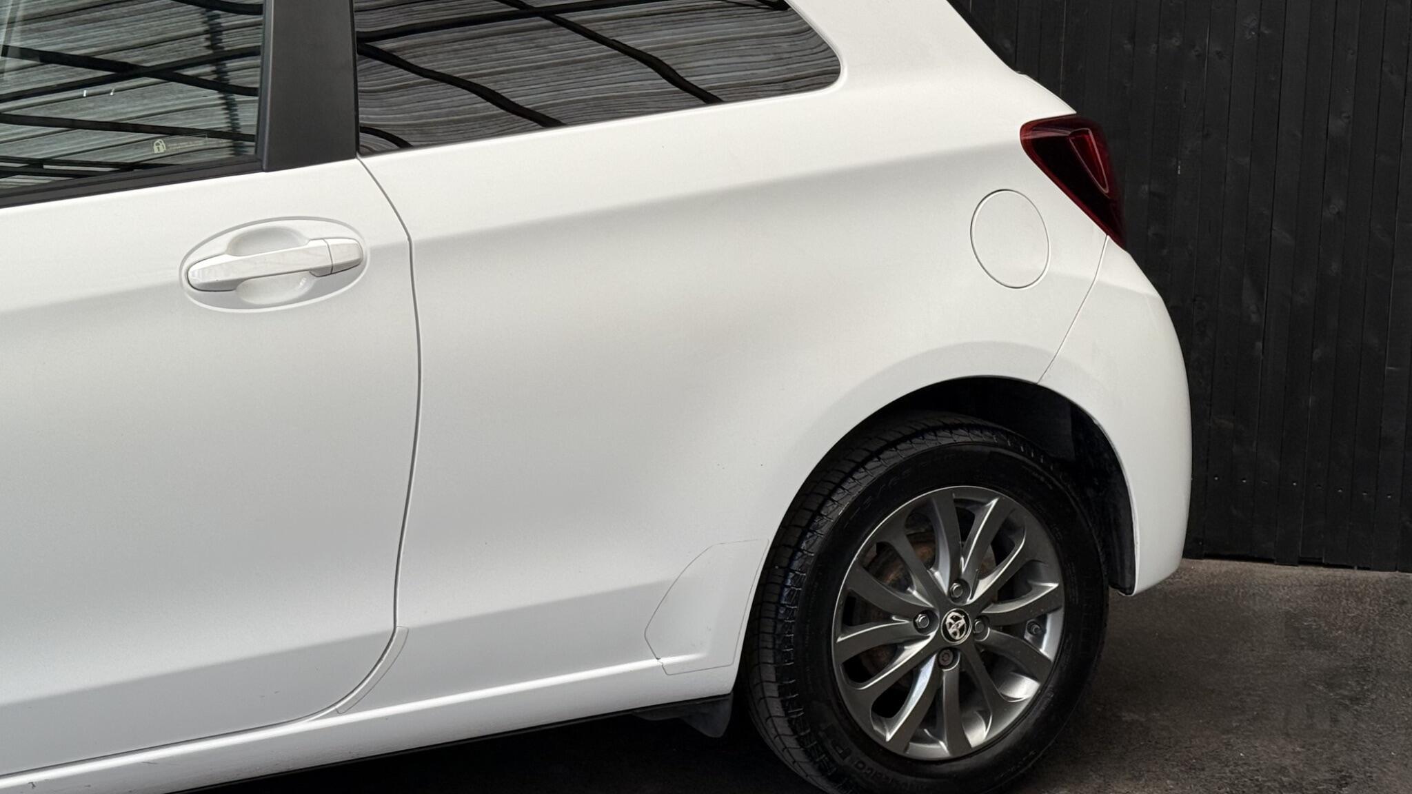 Toyota Yaris view 11