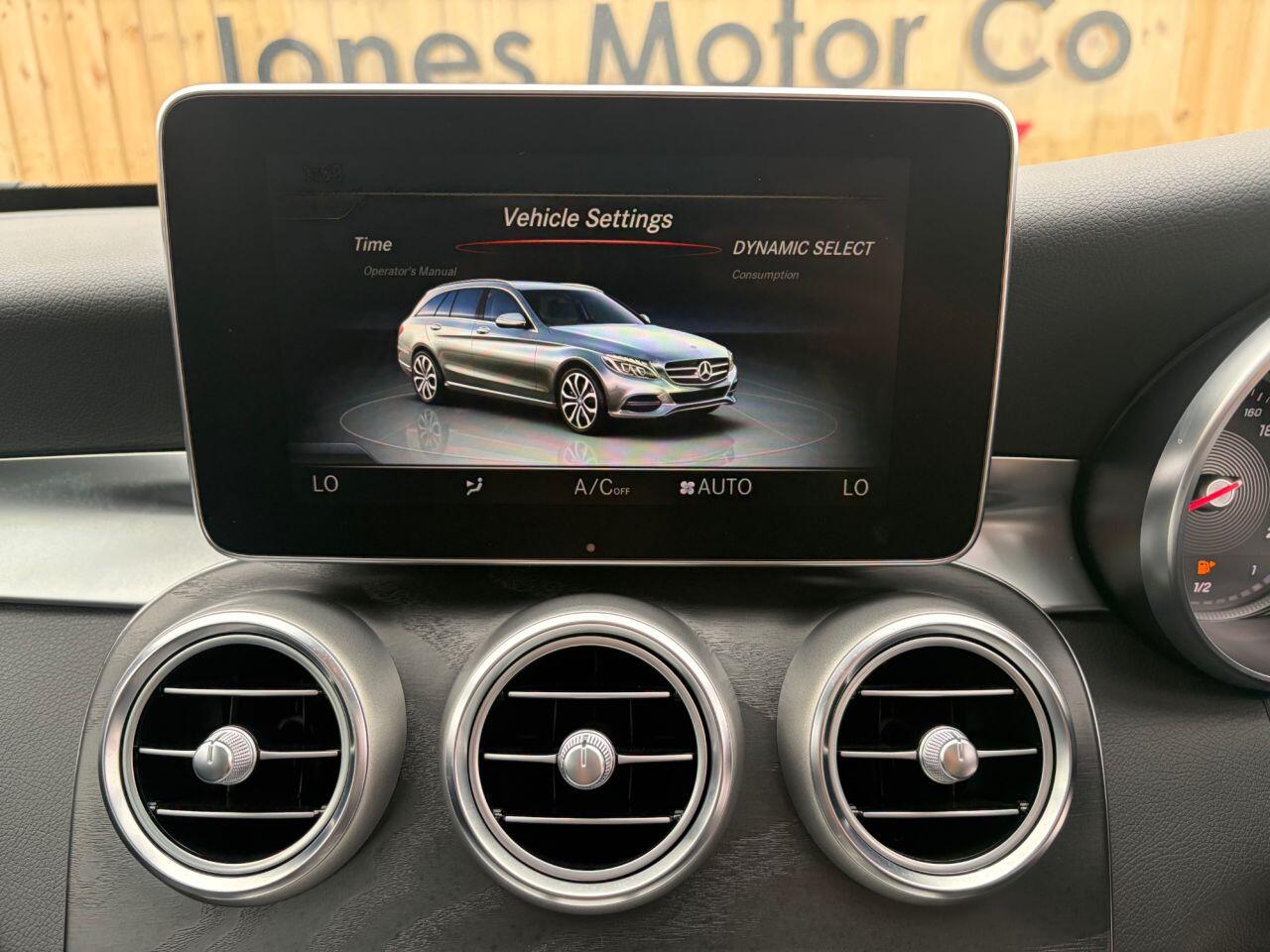Mercedes-Benz C-Class view 25