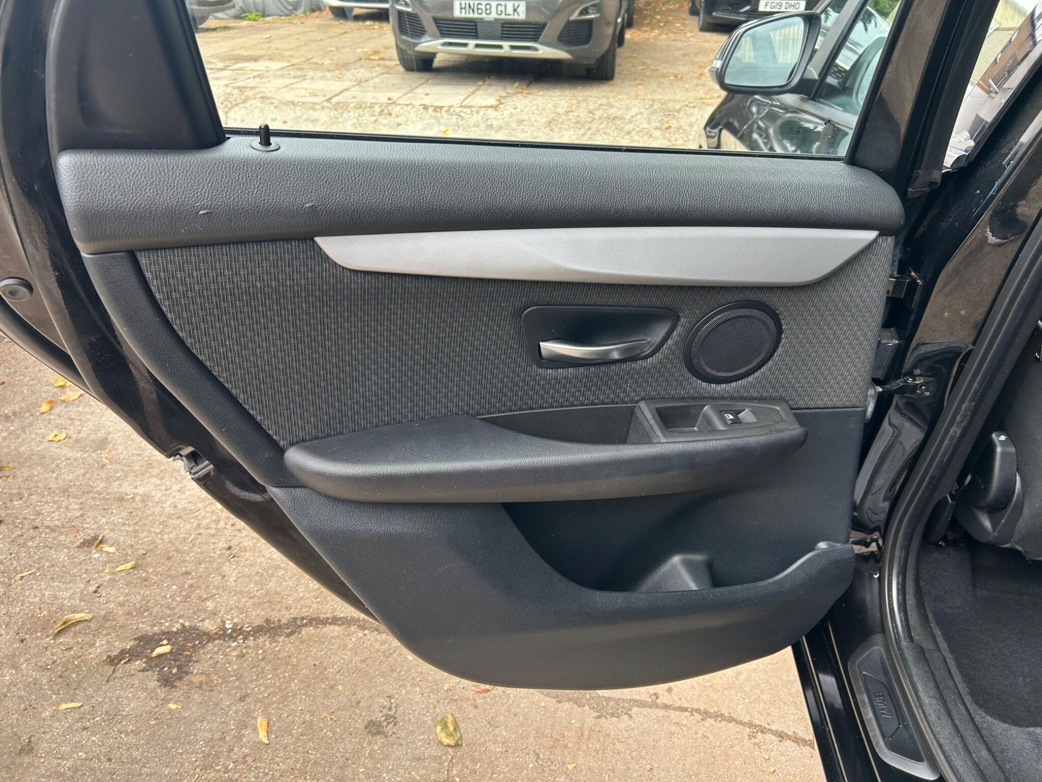 BMW 2 Series view 32