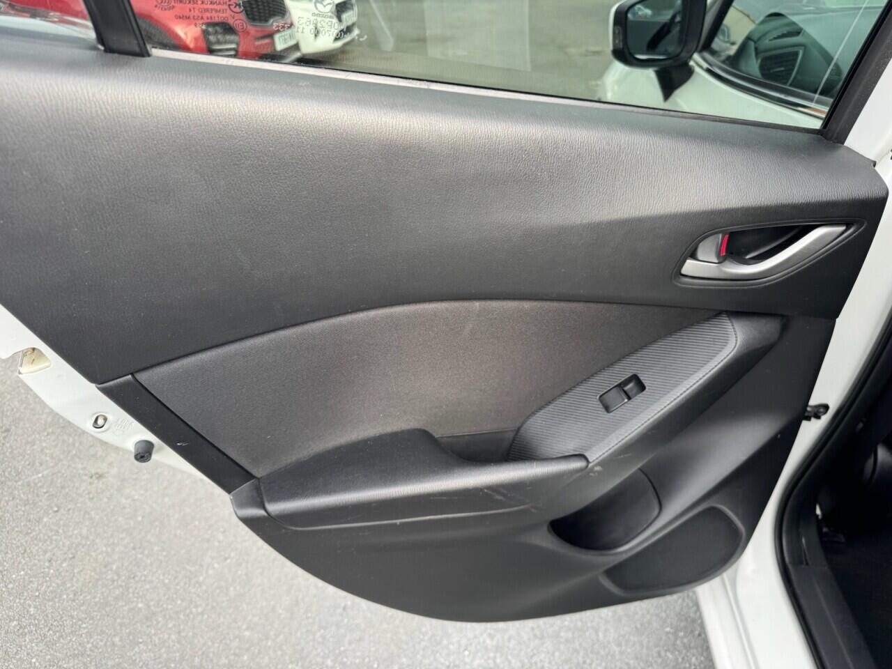 Mazda Mazda3 view 57