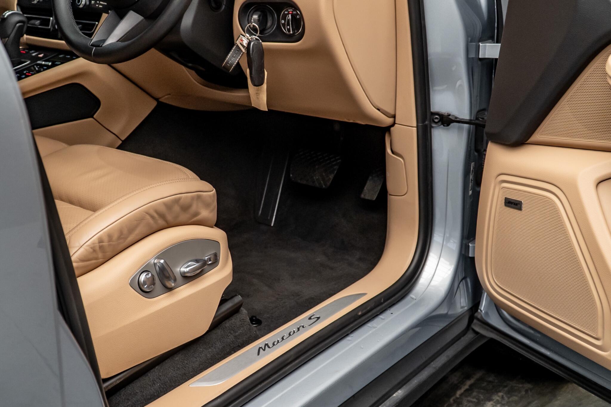 Porsche Macan view 43