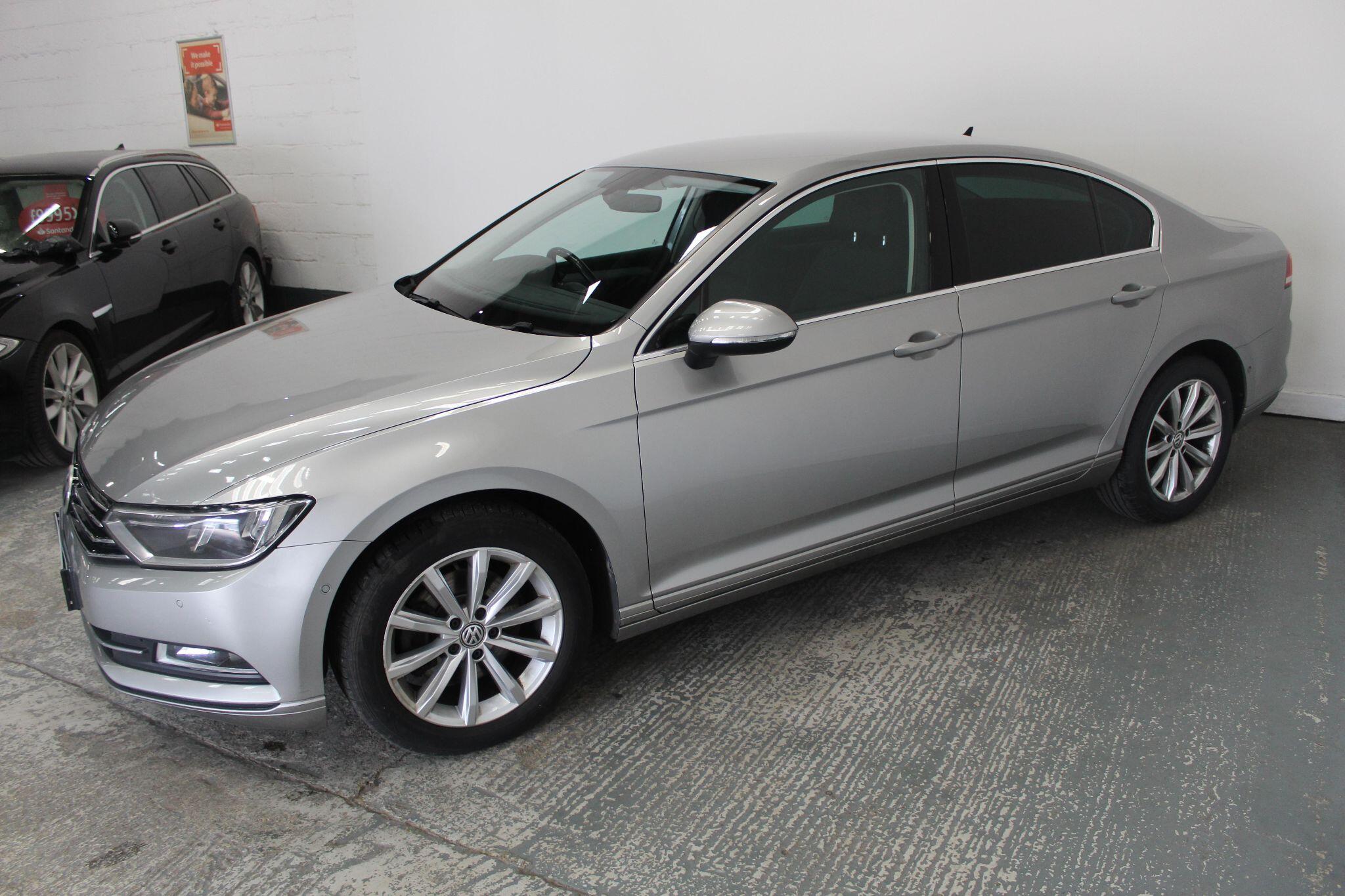 Volkswagen Passat view 5