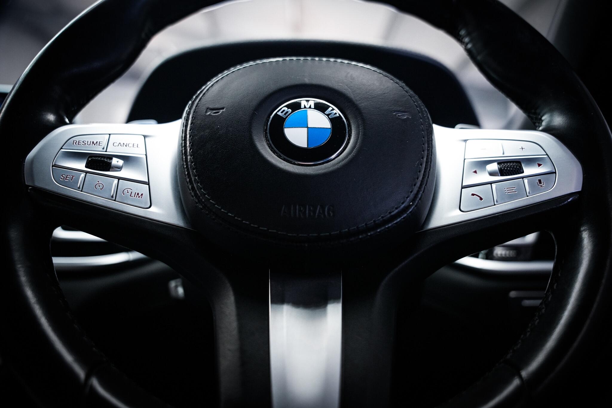 BMW 7 Series view 50