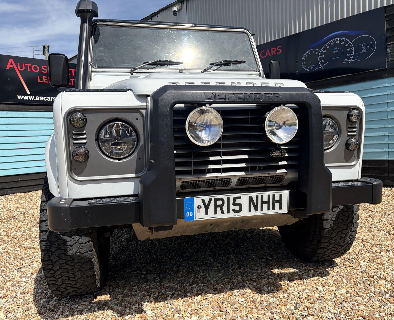 Land Rover Defender view 12