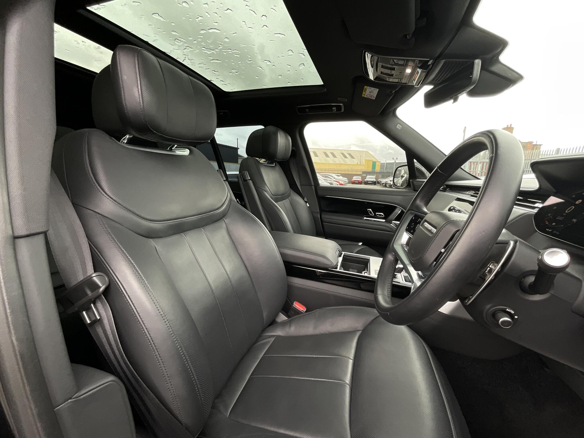 Land Rover Range Rover view 8