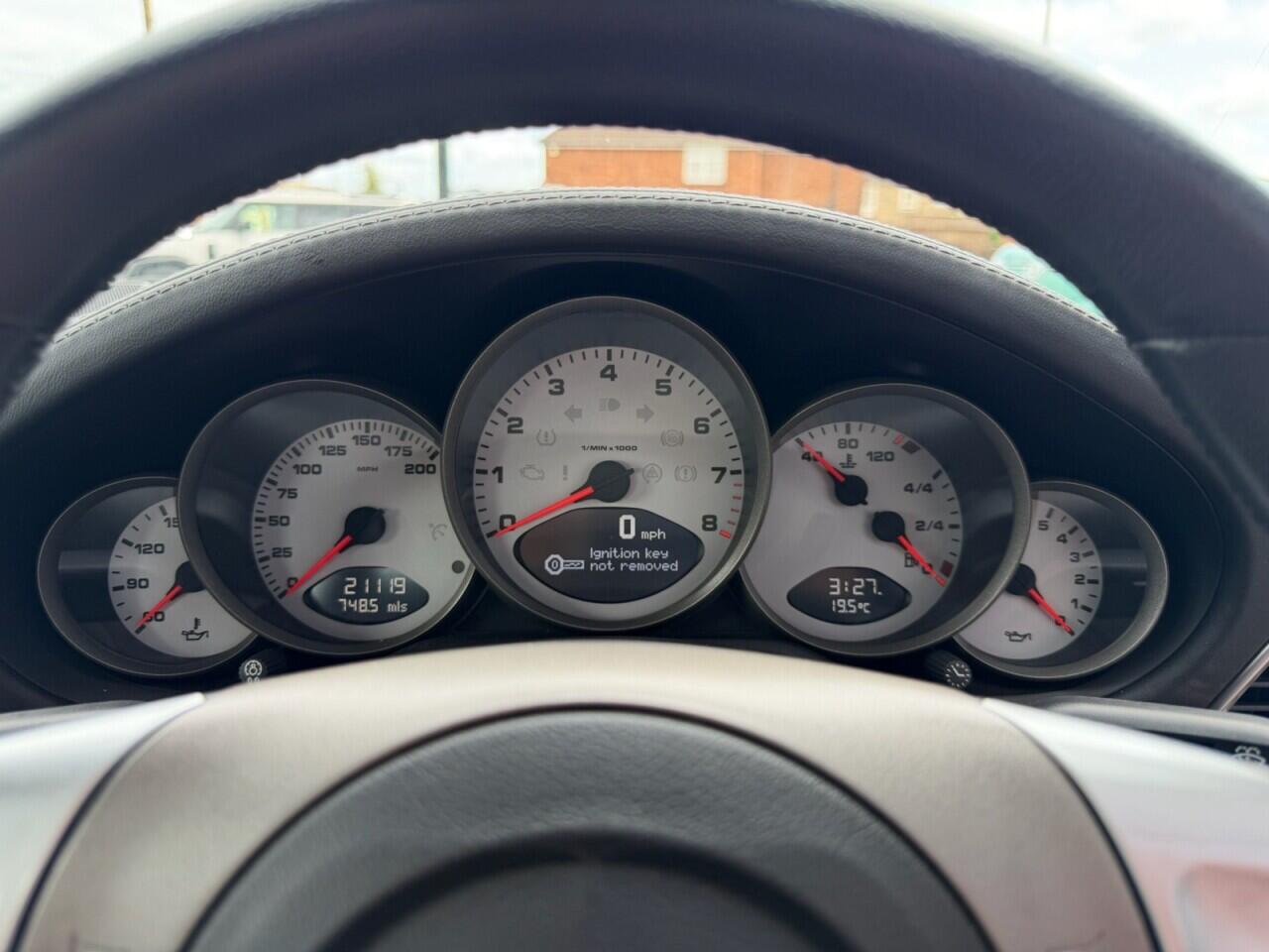Porsche 911 view 37