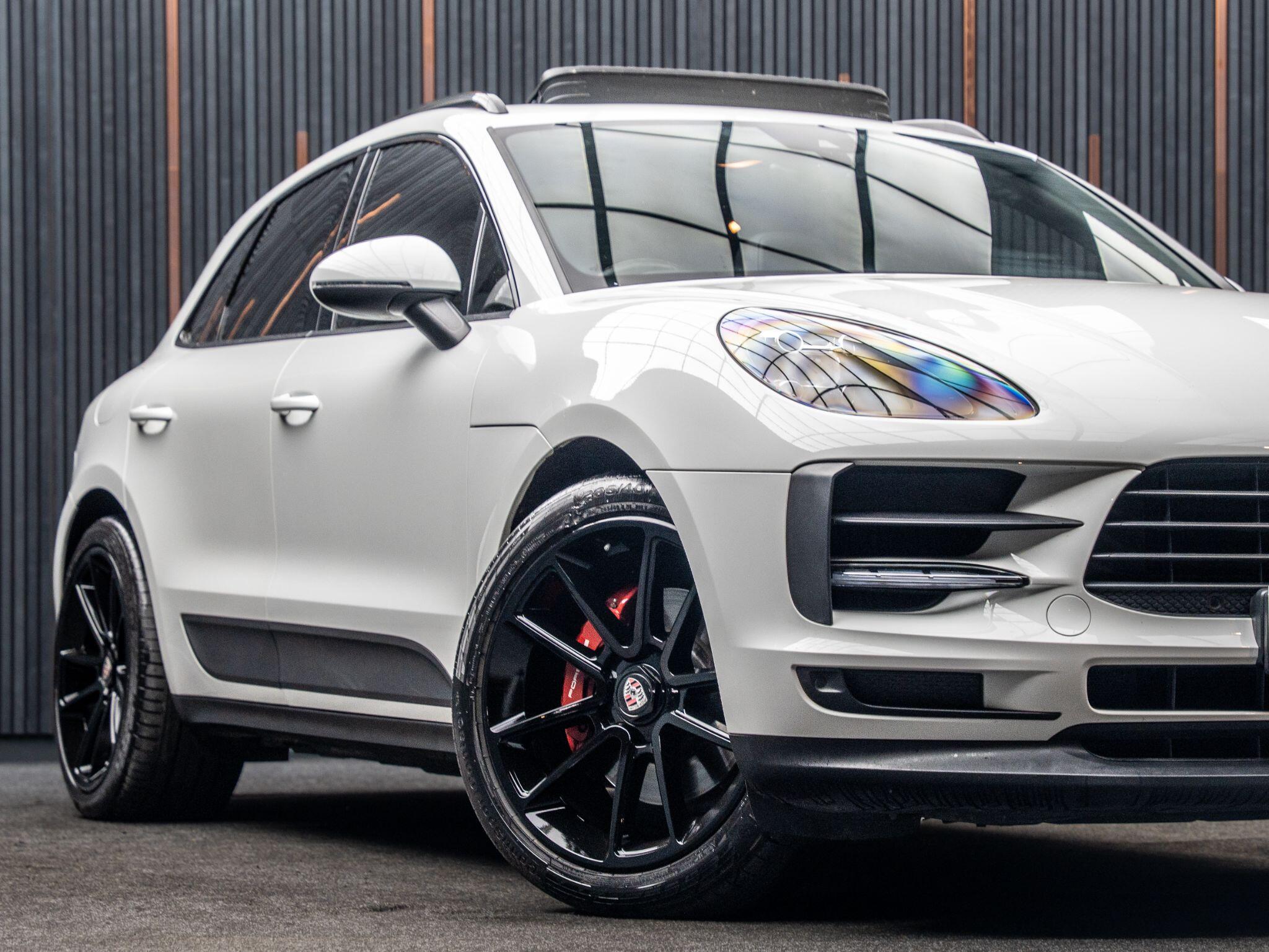 Porsche Macan view 5