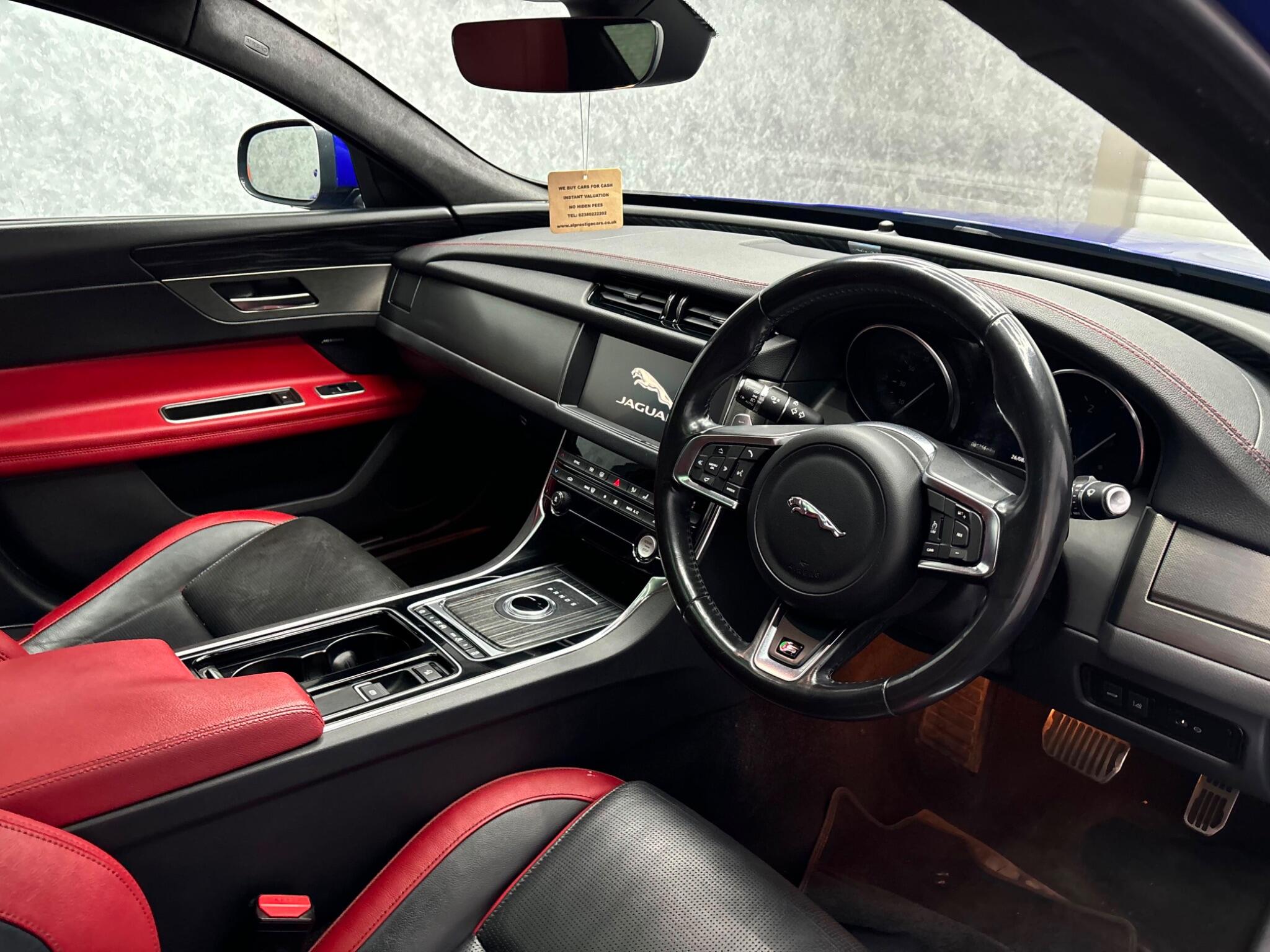 Jaguar XF view 3