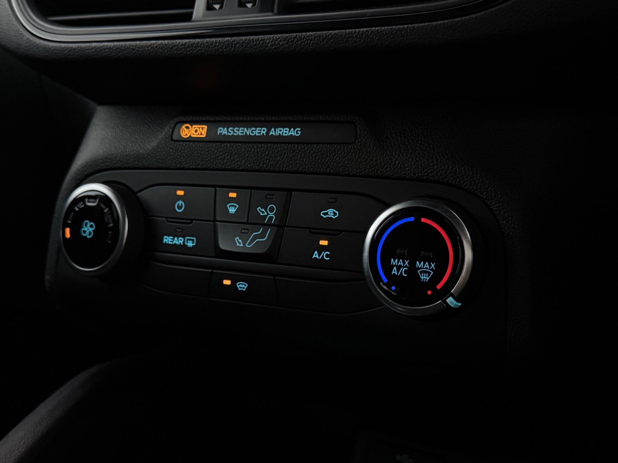 Ford Focus view 26