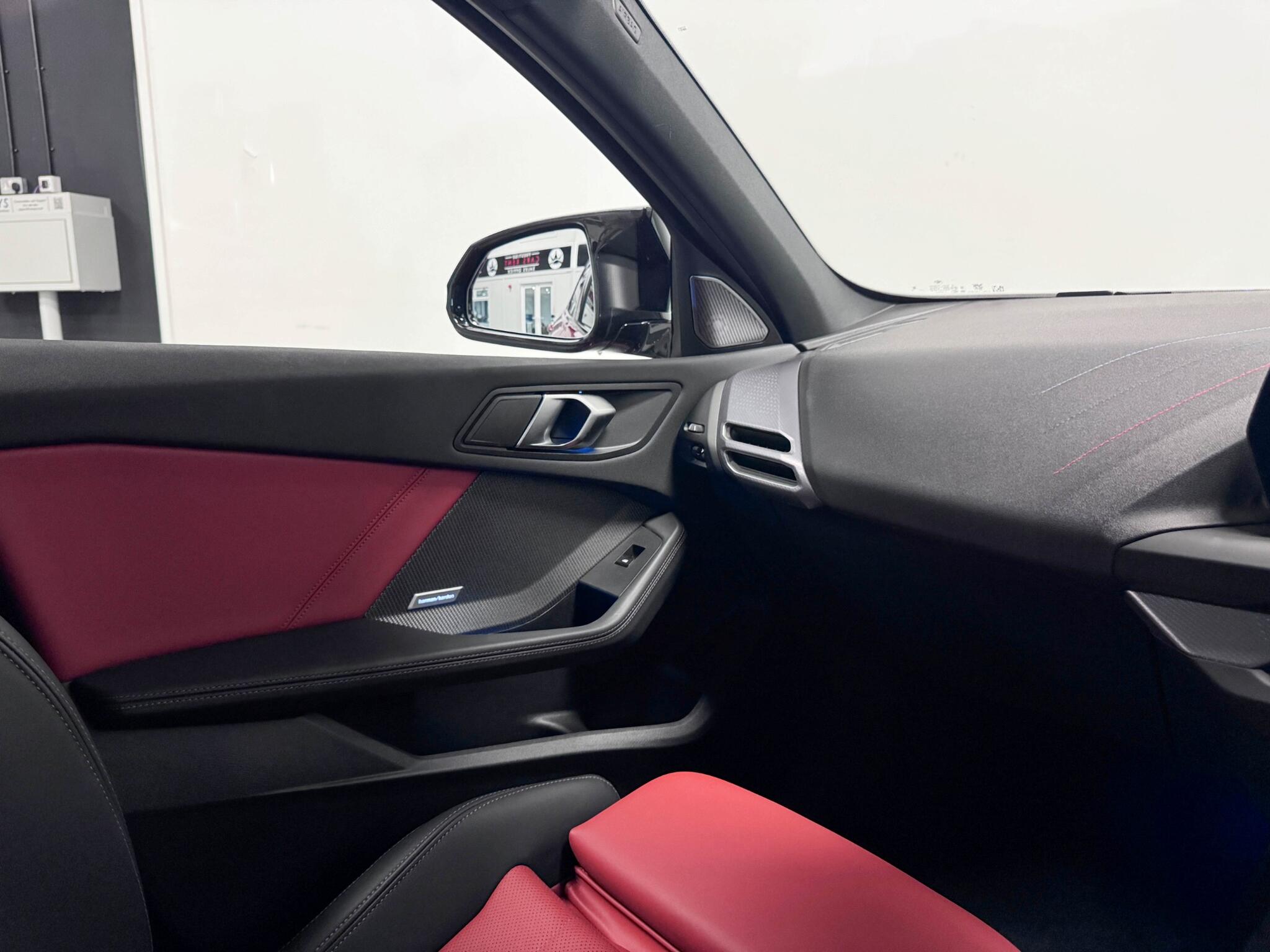 BMW 1 Series view 36