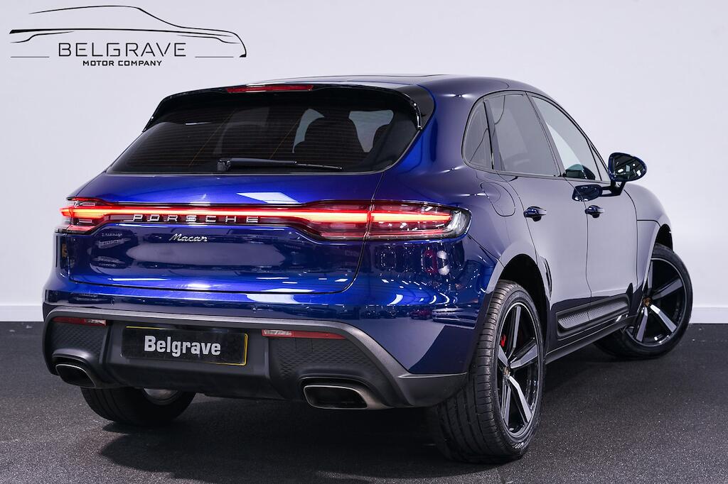 Porsche Macan view 3