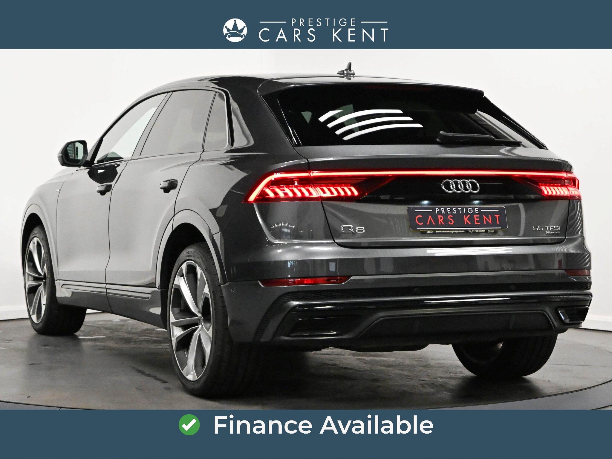 Audi Q8 view 3