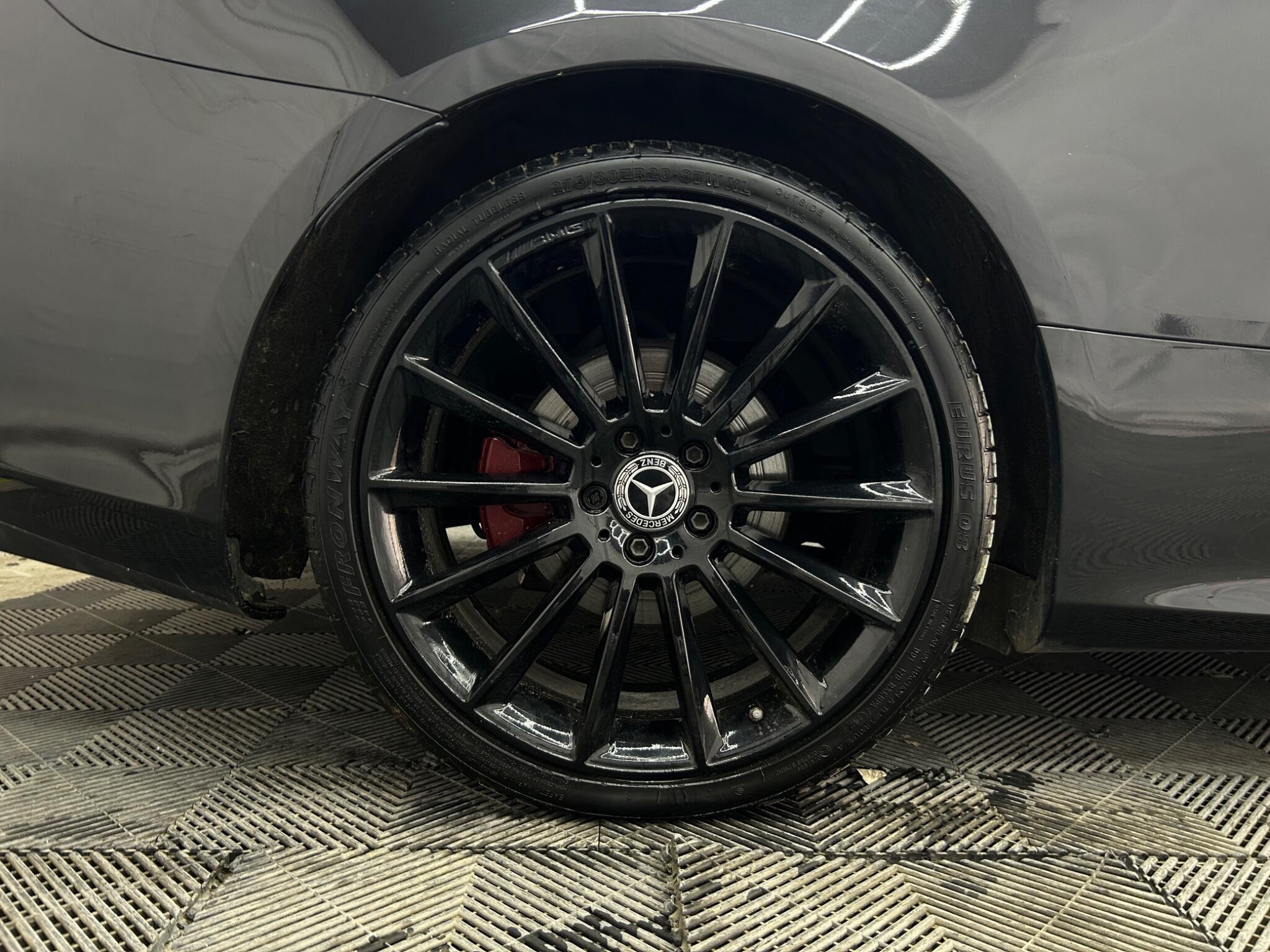 Mercedes-Benz E Class view 35