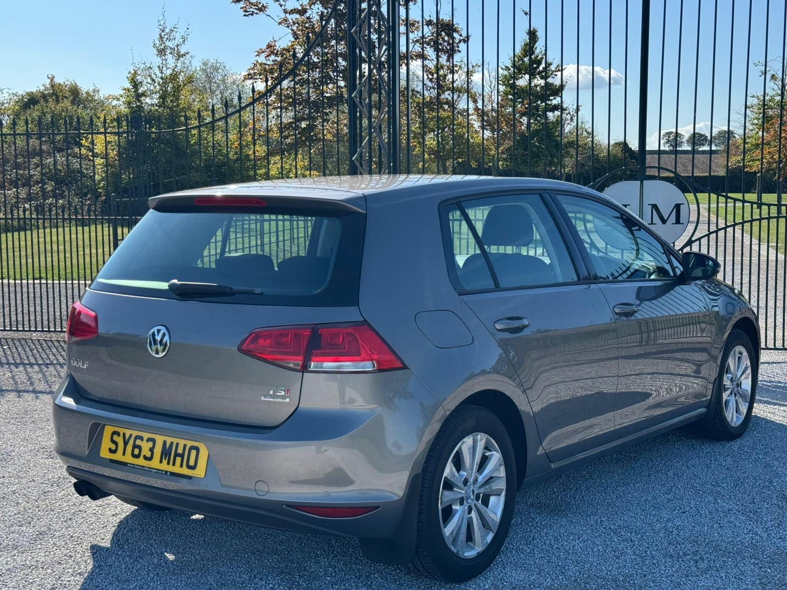 2013 Volkswagen Golf image 3