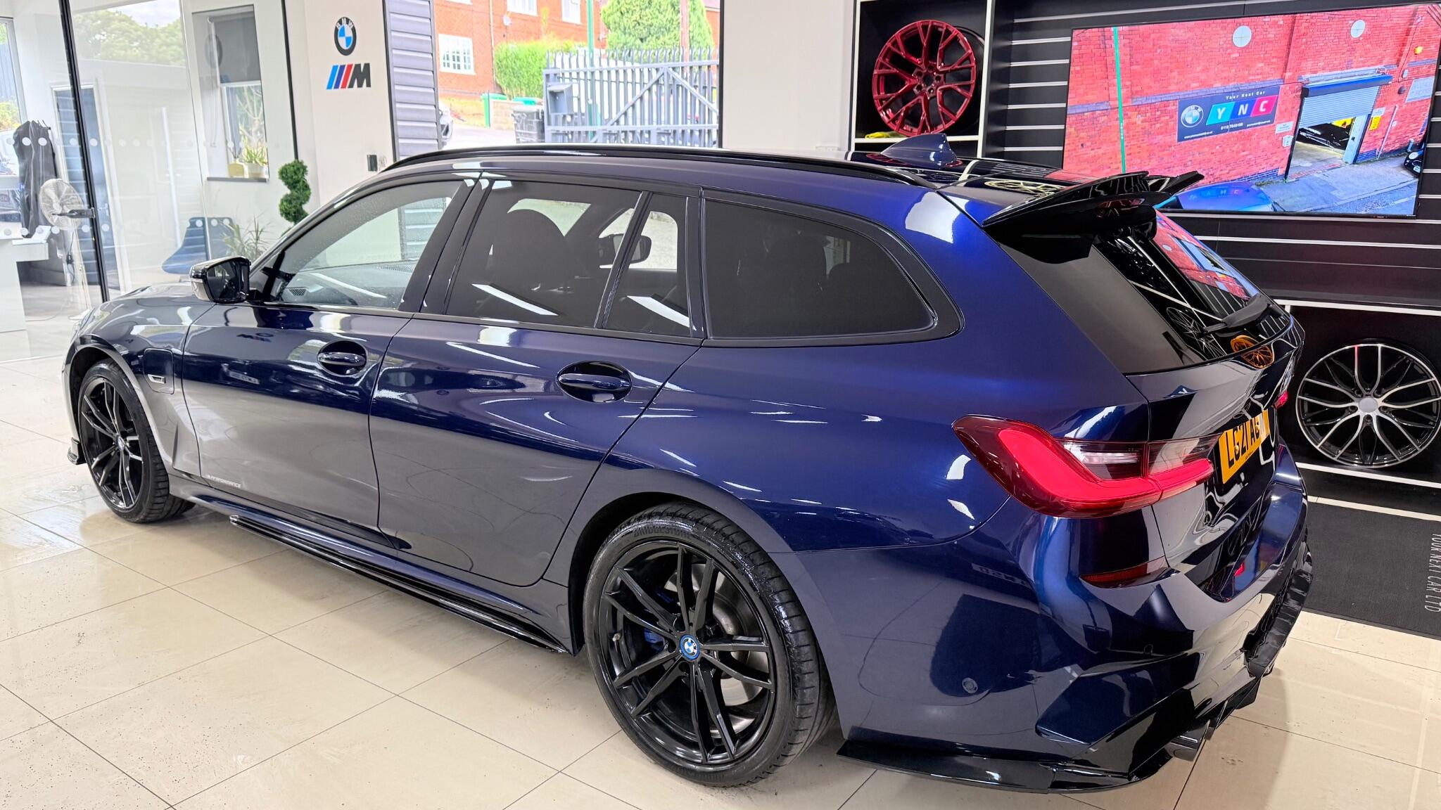 BMW 3 Series view 28