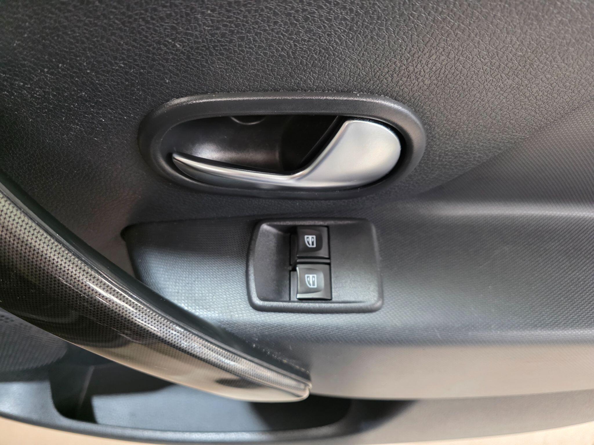 Dacia Sandero Stepway view 11