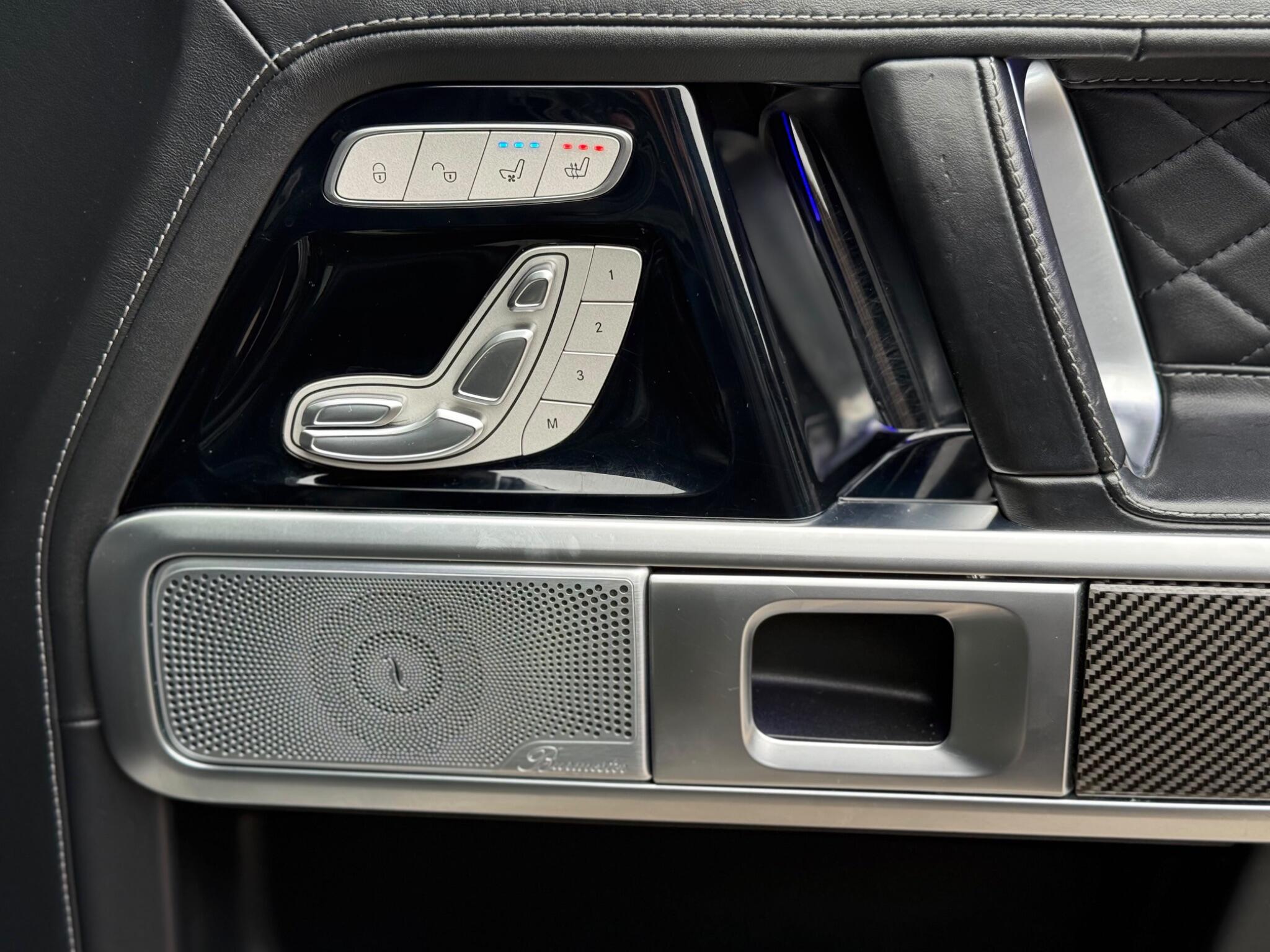 Mercedes-Benz G-Class view 11