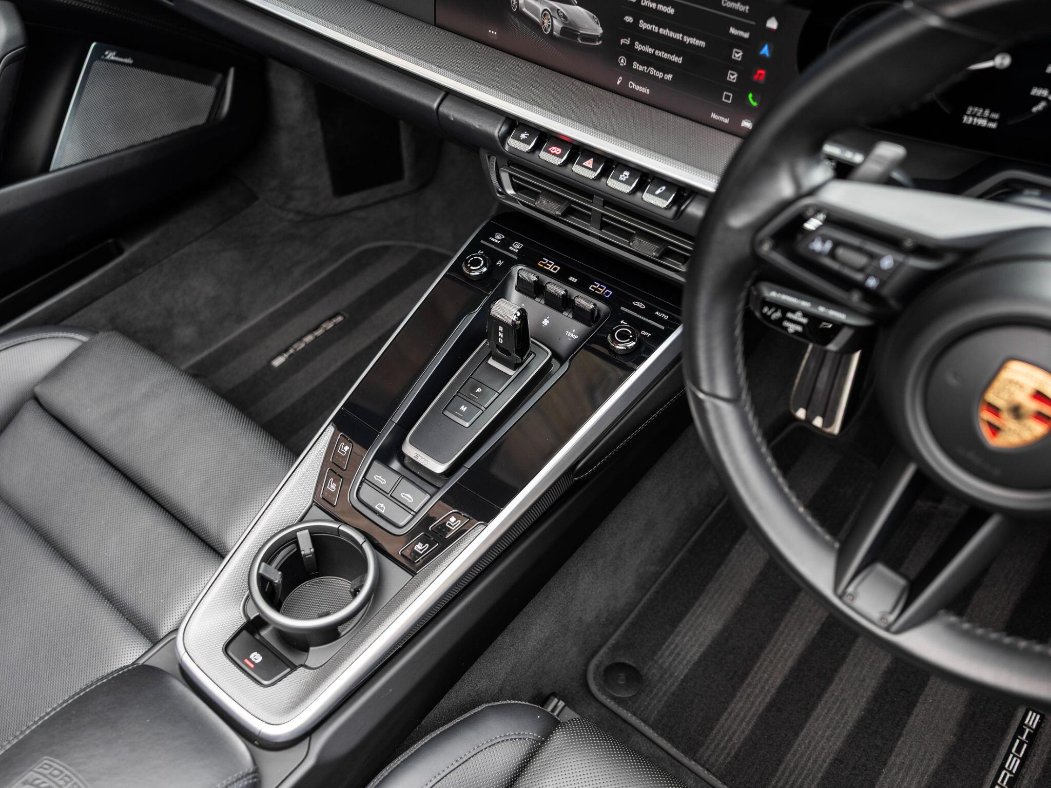 Porsche 911 view 39