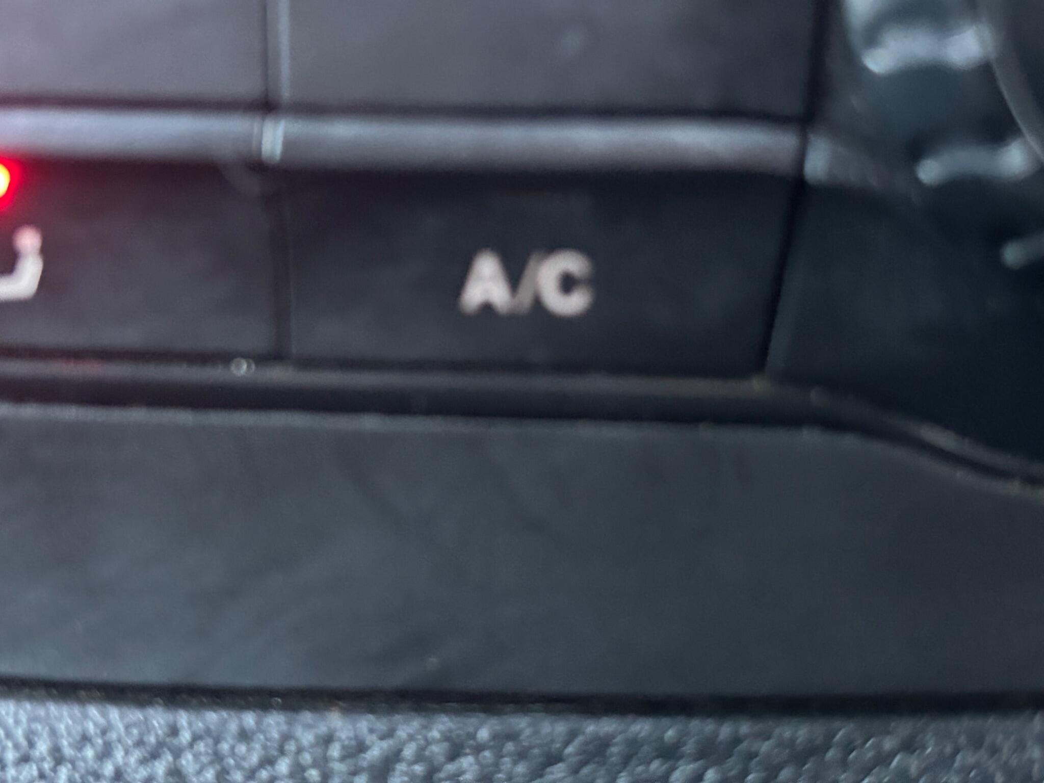 2019 Mercedes-Benz Vito 2.1 114 CDI Progressive Crew Van RWD L2 Euro 6 (s/s) 5dr (LWB) • 121,000 miles image 24