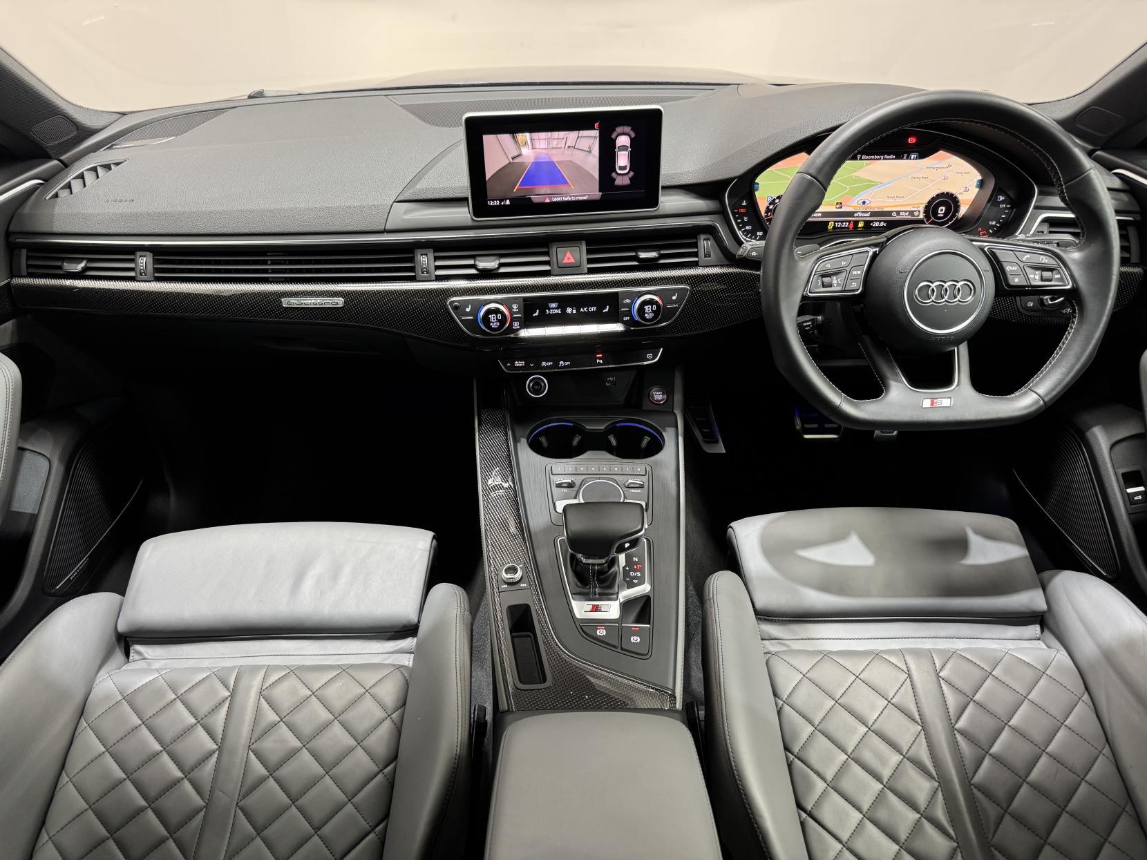 Audi S5 view 23