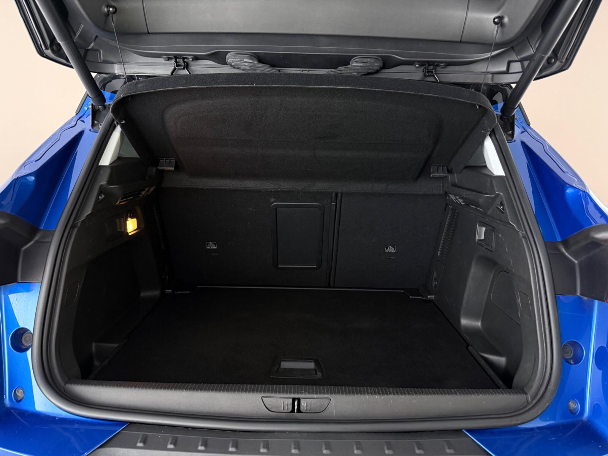 Vauxhall Grandland X view 10