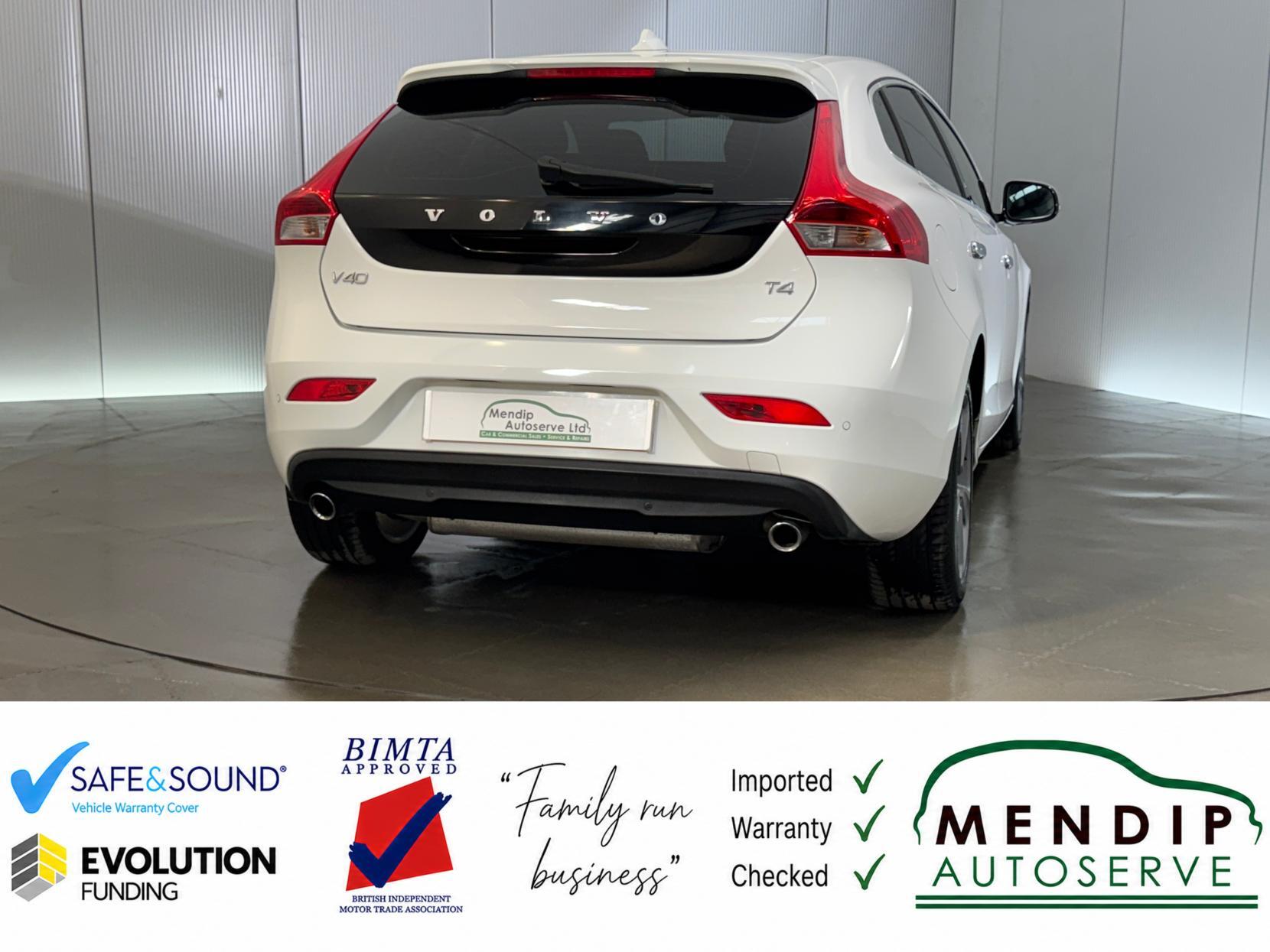 Volvo V40 view 25