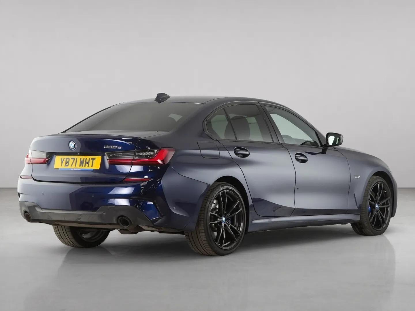 BMW 3 Series view 11