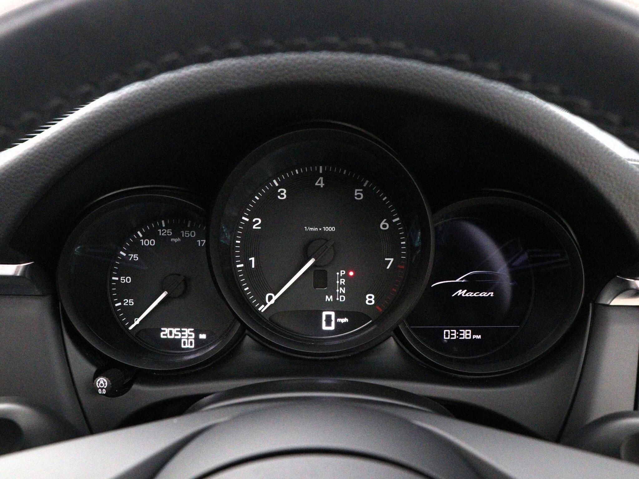 Porsche Macan view 42