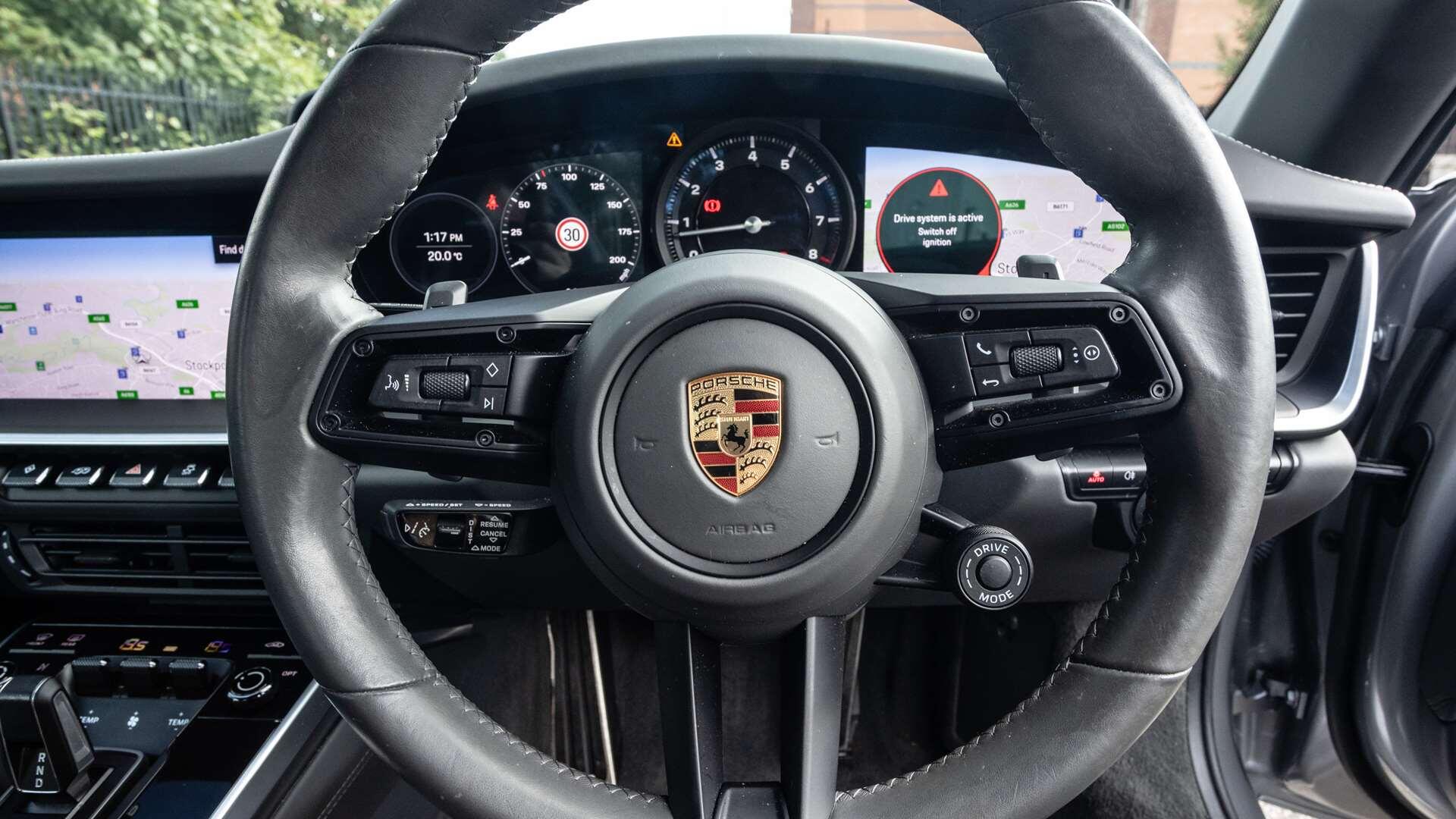 Porsche 911 view 22