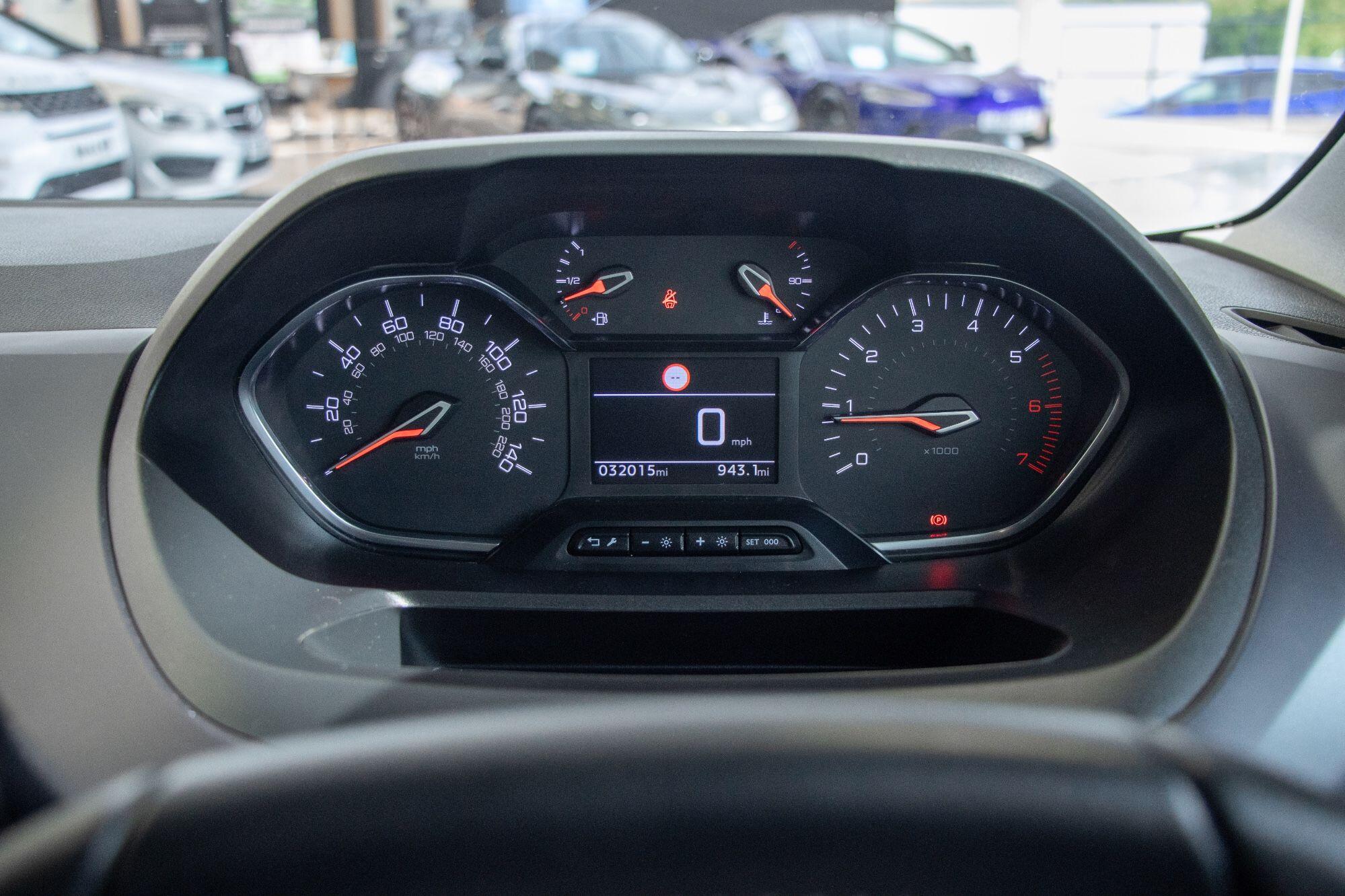 Peugeot Rifter view 34